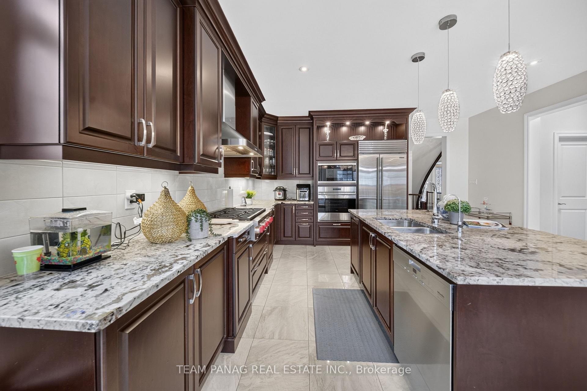 Photo 17 of 1 Astrantia Way, Brampton, Credit Valley — HOMEH