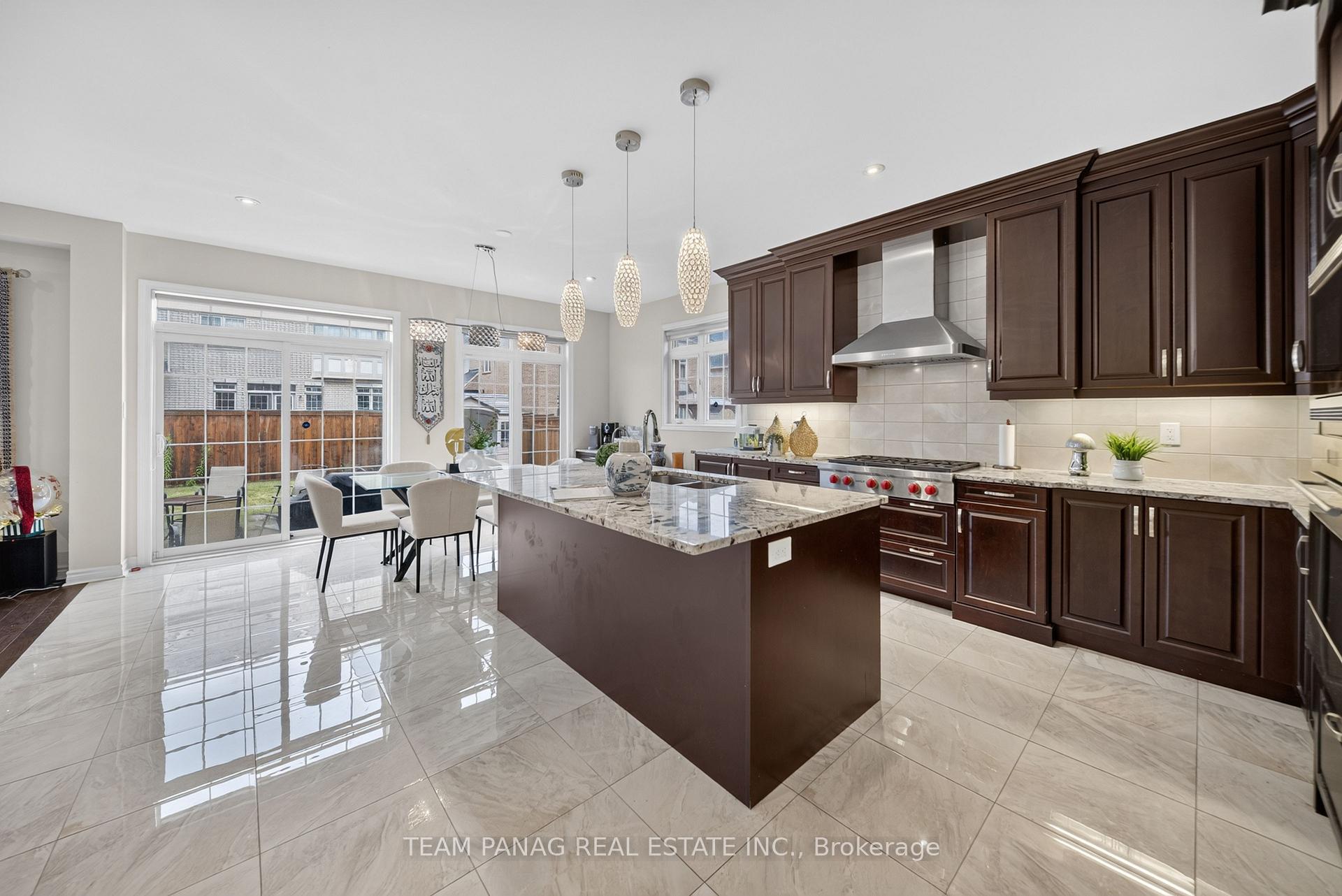 Photo 18 of 1 Astrantia Way, Brampton, Credit Valley — HOMEH