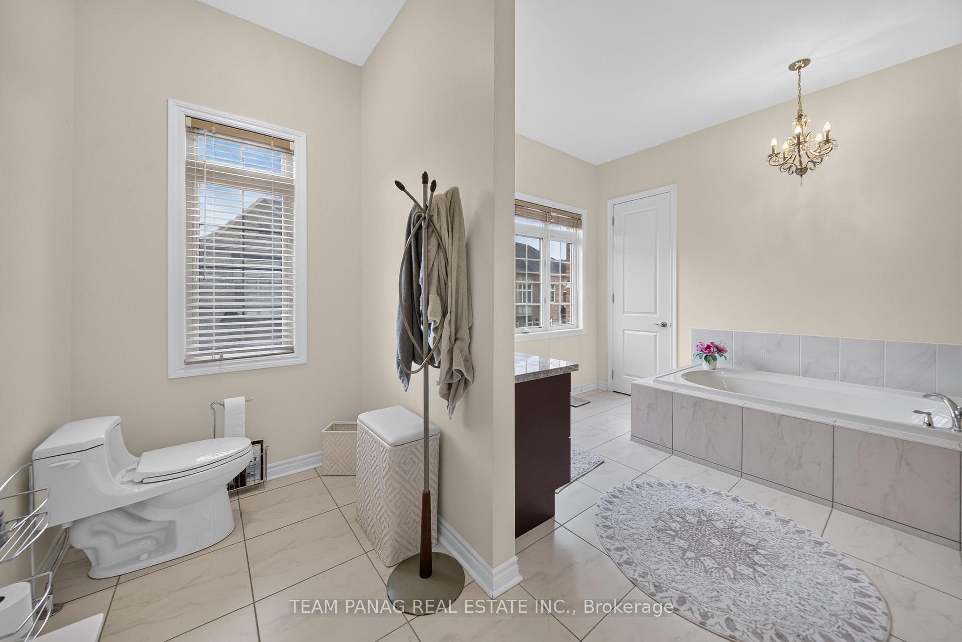 Photo 35 of 1 Astrantia Way, Brampton, Credit Valley — HOMEH