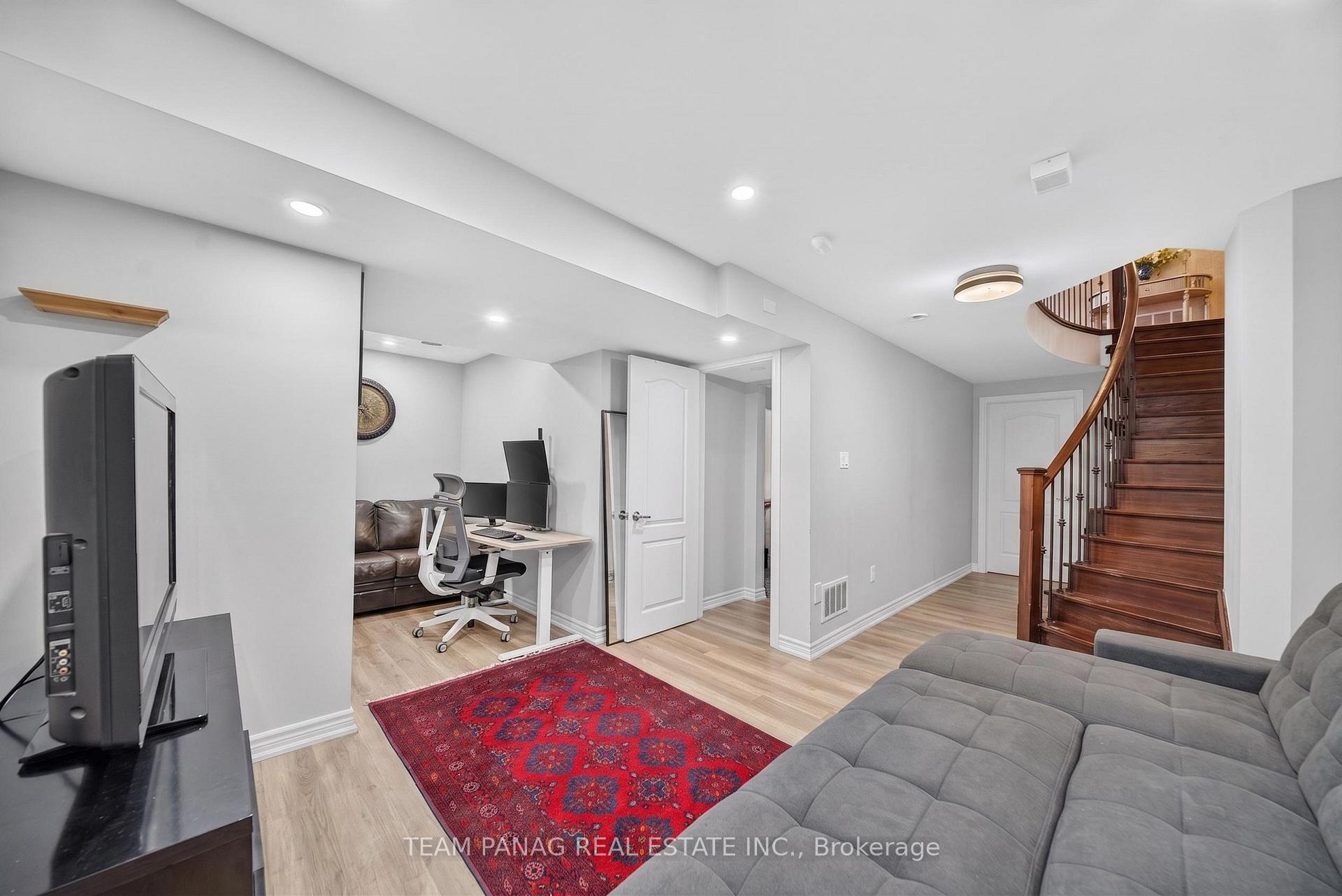 Photo 42 of 1 Astrantia Way, Brampton, Credit Valley — HOMEH
