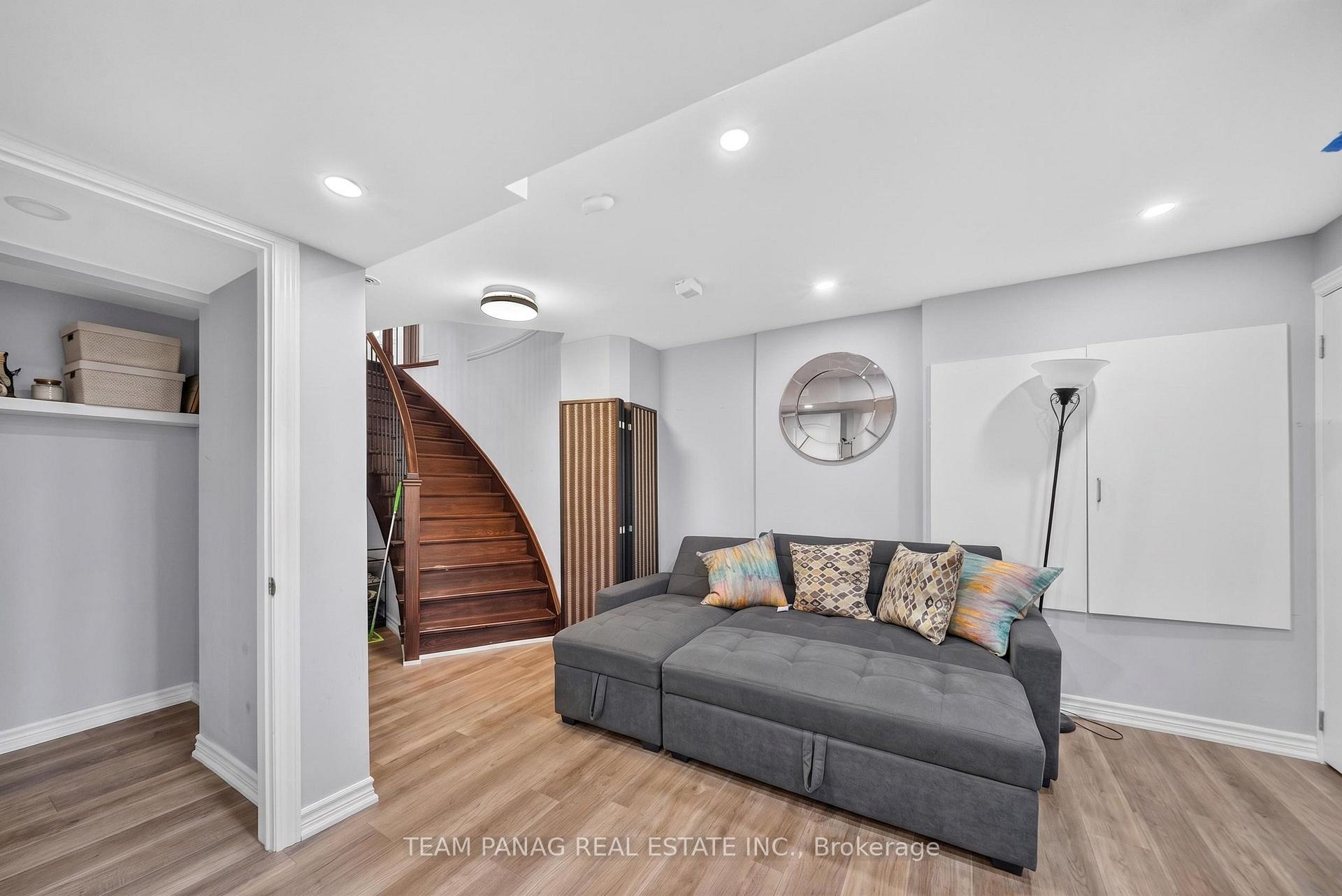 Photo 43 of 1 Astrantia Way, Brampton, Credit Valley — HOMEH