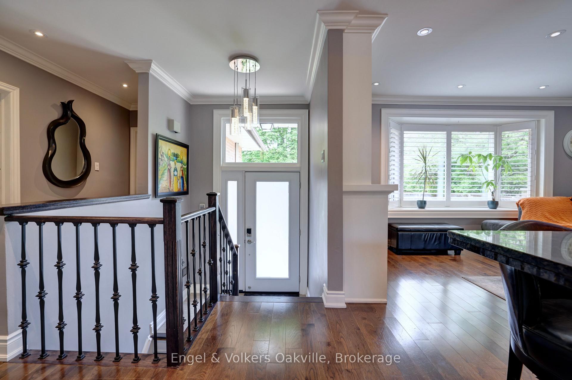 Photo 4 of 465 Fourth Line, Oakville, West — HOMEH