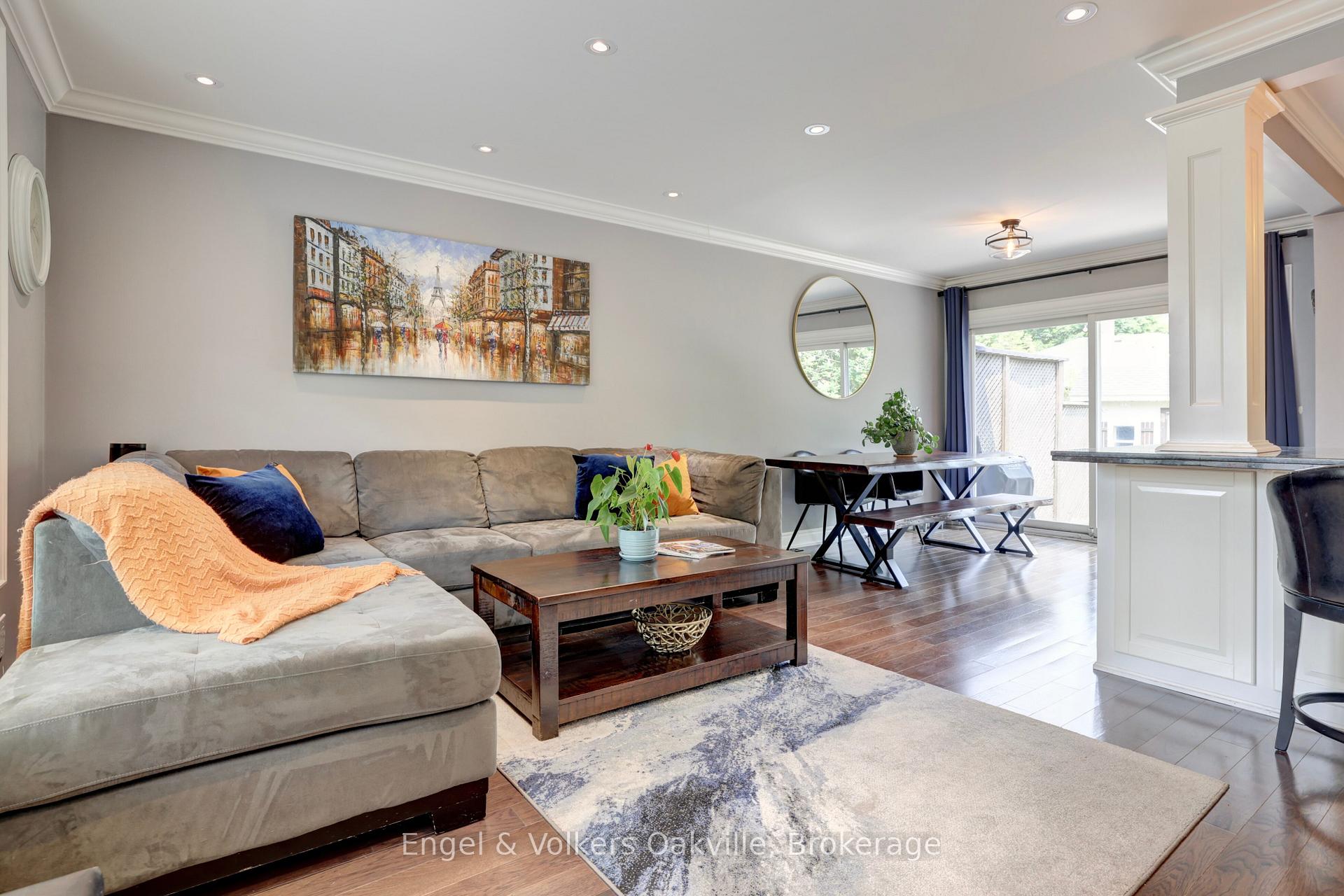 Photo 7 of 465 Fourth Line, Oakville, West — HOMEH