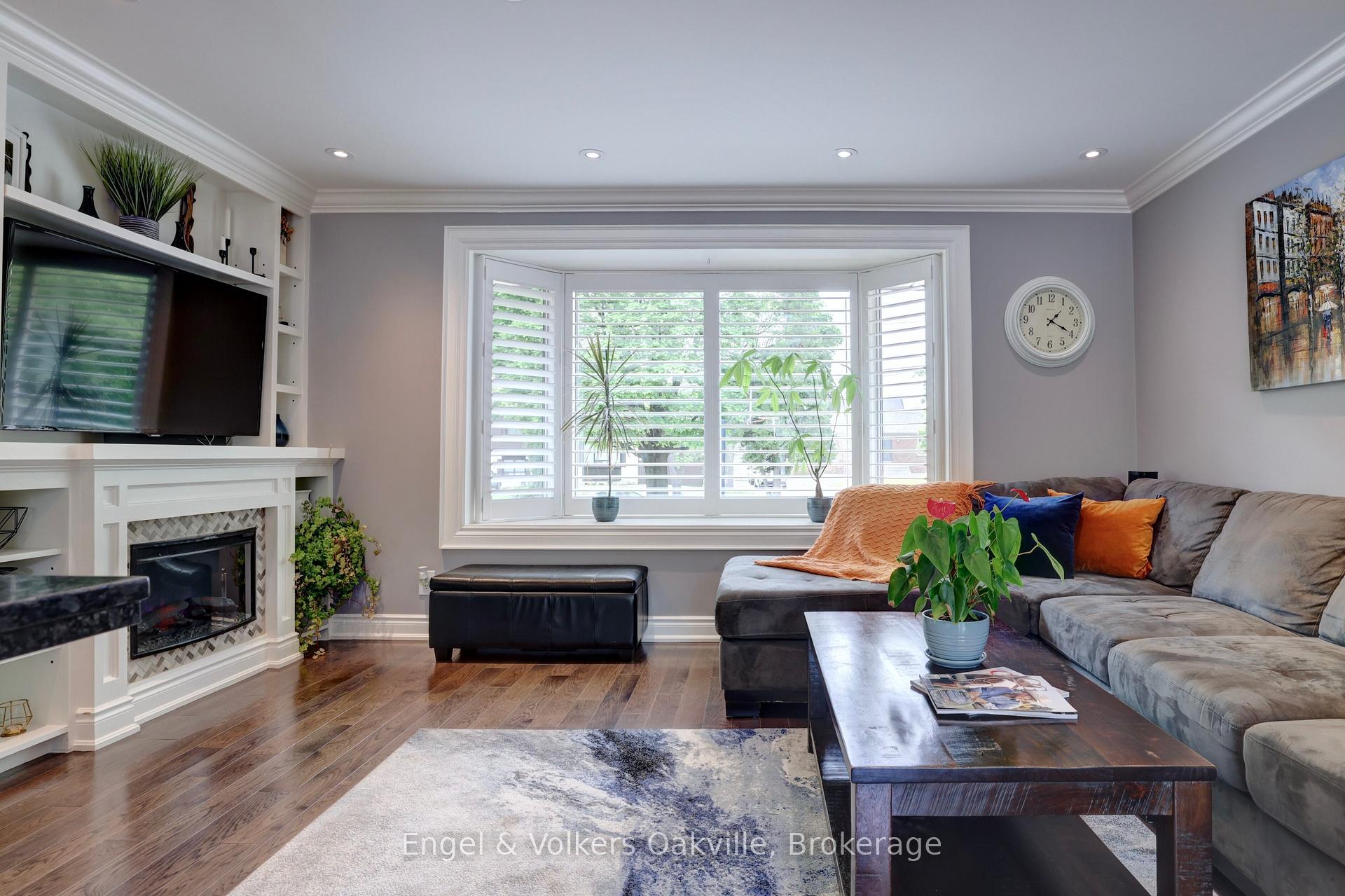 Photo 8 of 465 Fourth Line, Oakville, West — HOMEH