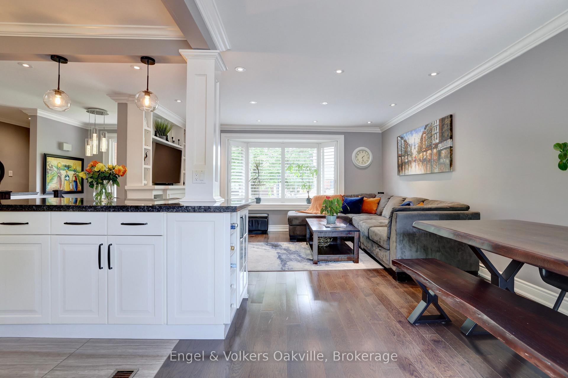 Photo 11 of 465 Fourth Line, Oakville, West — HOMEH