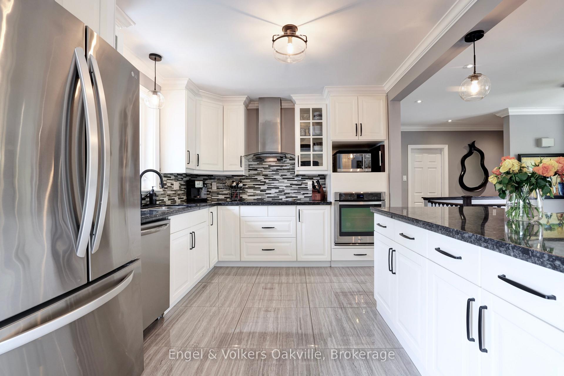 Photo 12 of 465 Fourth Line, Oakville, West — HOMEH