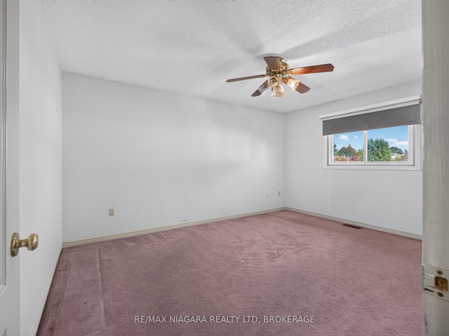 Photo 9 of 7905 Salisbury Place, Niagara Falls, West Wood — HOMEH