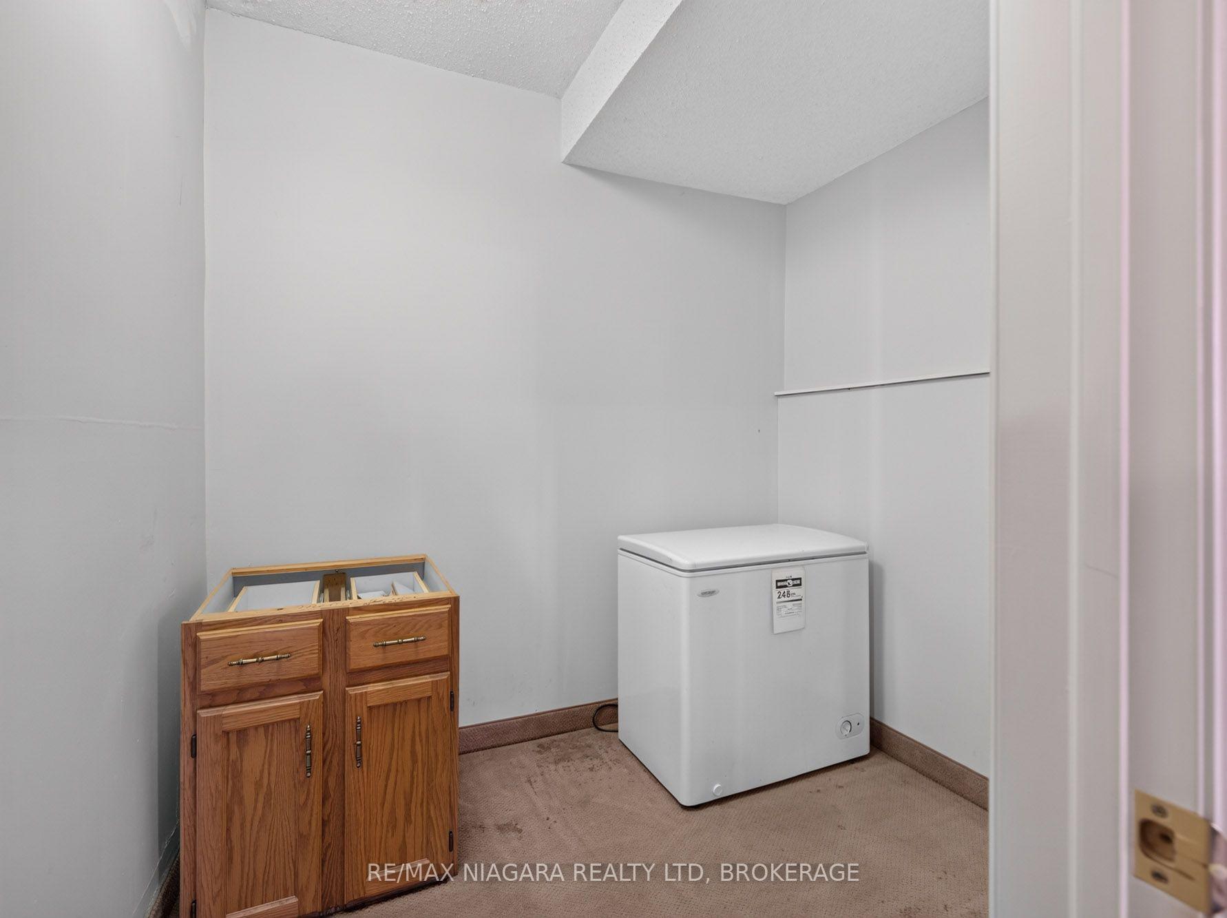 Photo 22 of 7905 Salisbury Place, Niagara Falls, West Wood — HOMEH