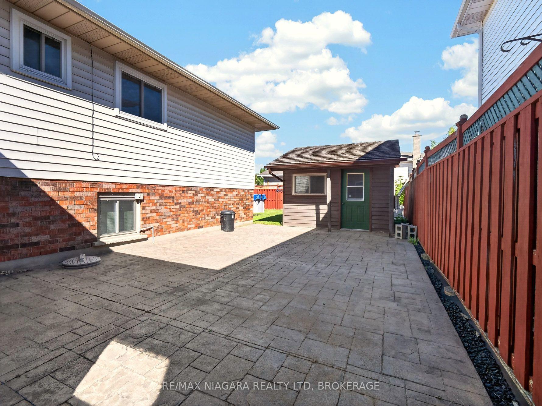 Photo 26 of 7905 Salisbury Place, Niagara Falls, West Wood — HOMEH