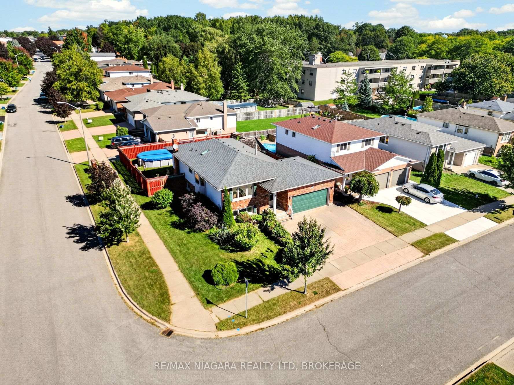 Photo 31 of 7905 Salisbury Place, Niagara Falls, West Wood — HOMEH