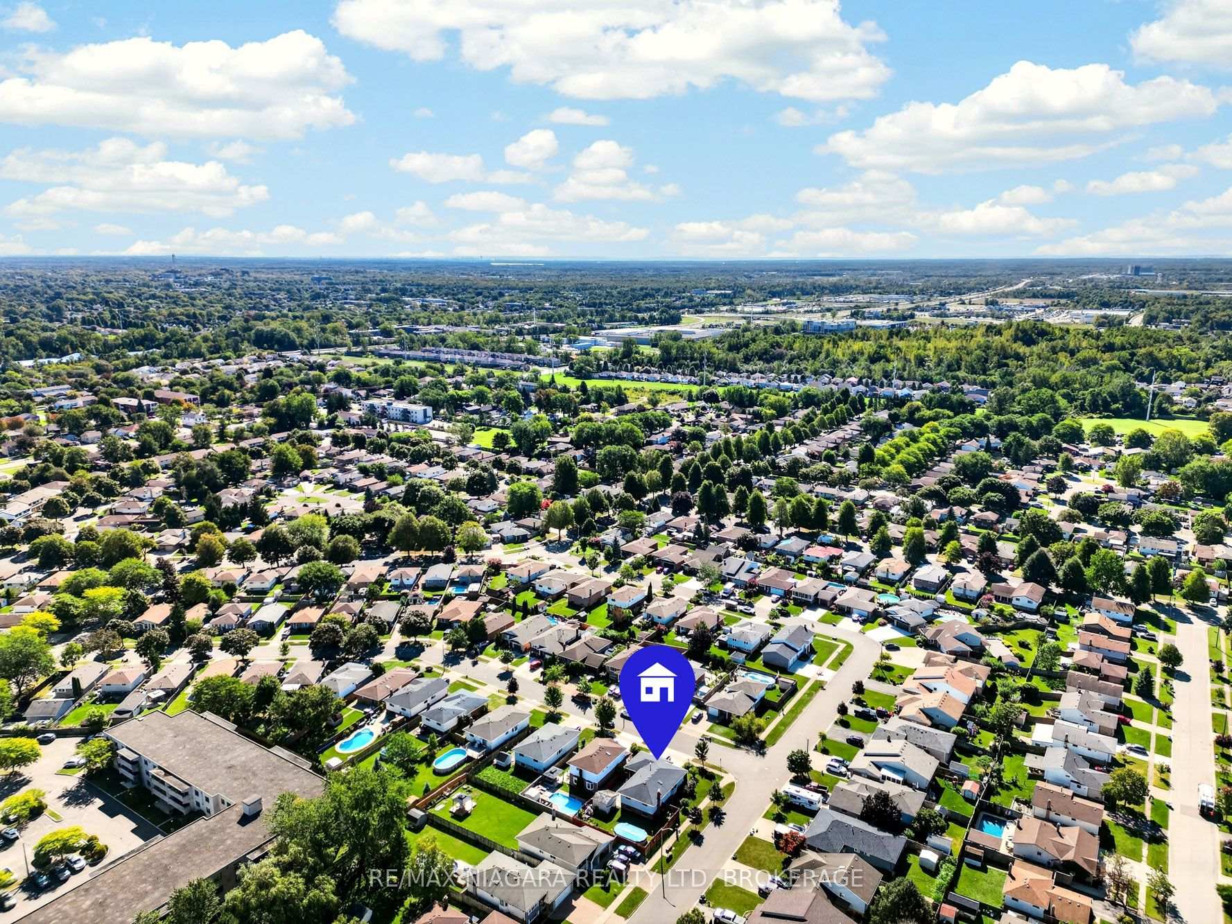 Photo 34 of 7905 Salisbury Place, Niagara Falls, West Wood — HOMEH