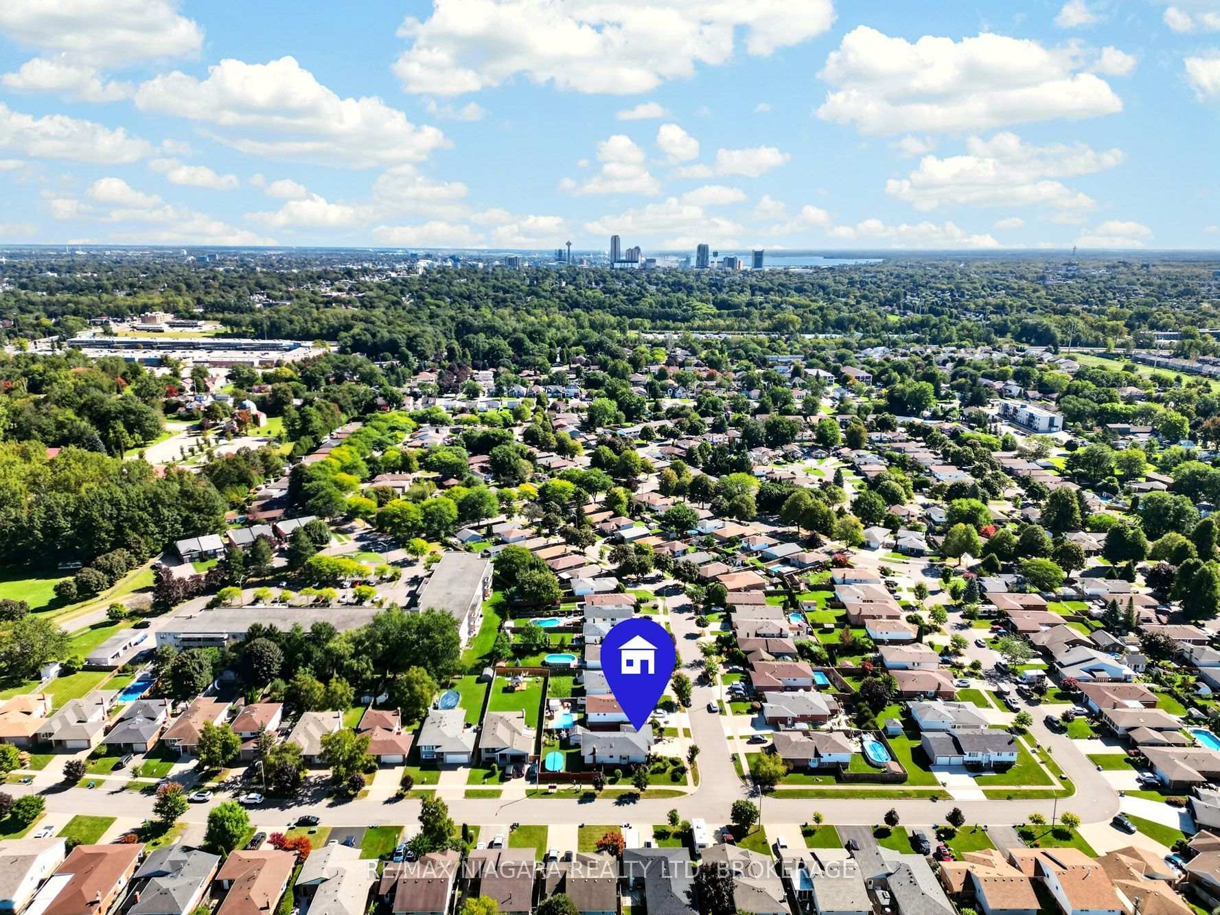 Photo 36 of 7905 Salisbury Place, Niagara Falls, West Wood — HOMEH