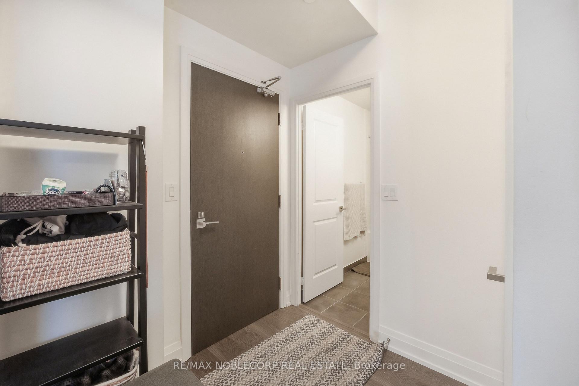 Photo 2 of Unit 805, 3600 Highway 7 Road, Vaughan, Vaughan Corporate Centre — HOMEH