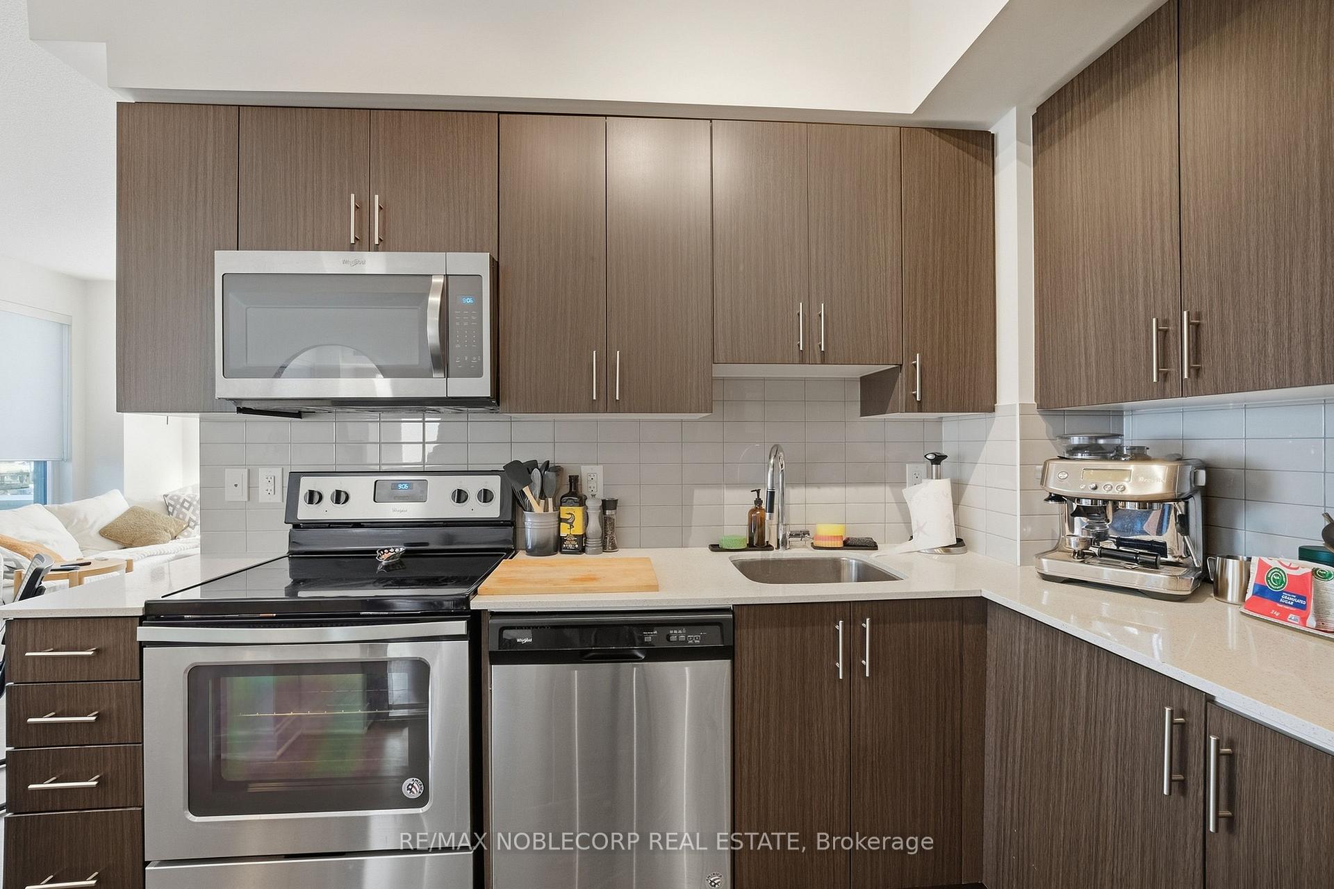 Photo 3 of Unit 805, 3600 Highway 7 Road, Vaughan, Vaughan Corporate Centre — HOMEH