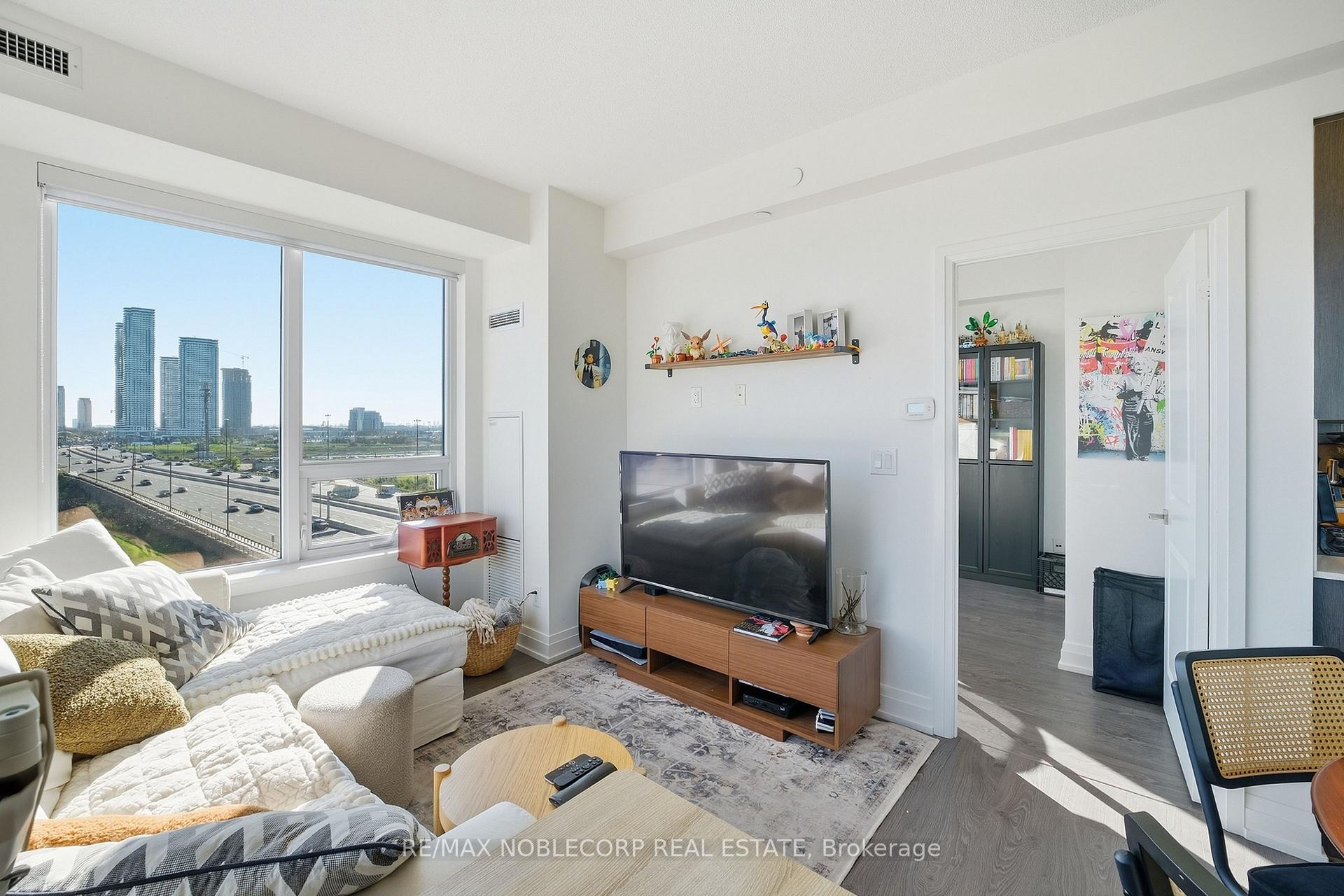 Photo 8 of Unit 805, 3600 Highway 7 Road, Vaughan, Vaughan Corporate Centre — HOMEH