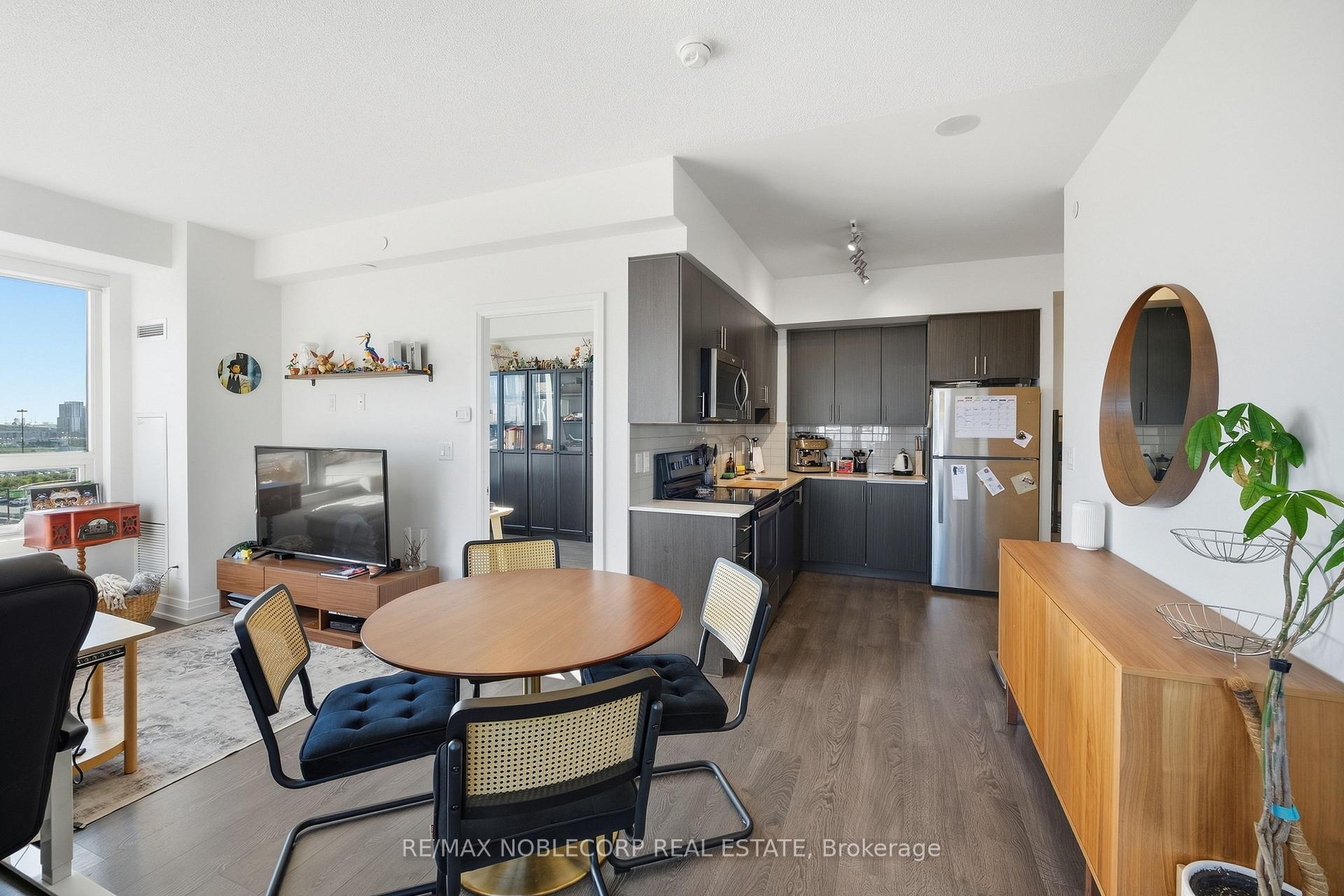 Photo 9 of Unit 805, 3600 Highway 7 Road, Vaughan, Vaughan Corporate Centre — HOMEH