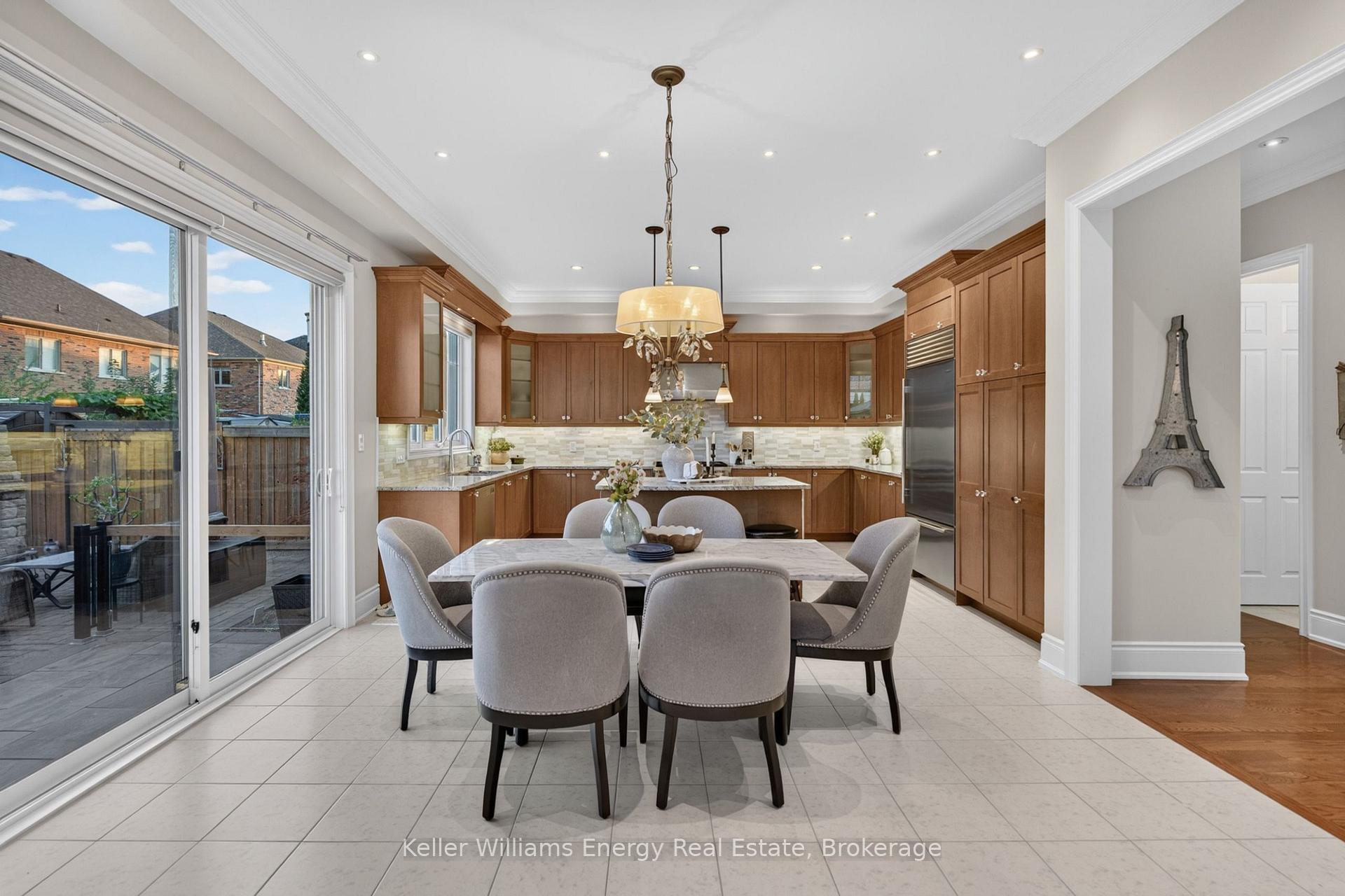 Photo 12 of 59 Venkata Drive, Vaughan, Kleinburg — HOMEH