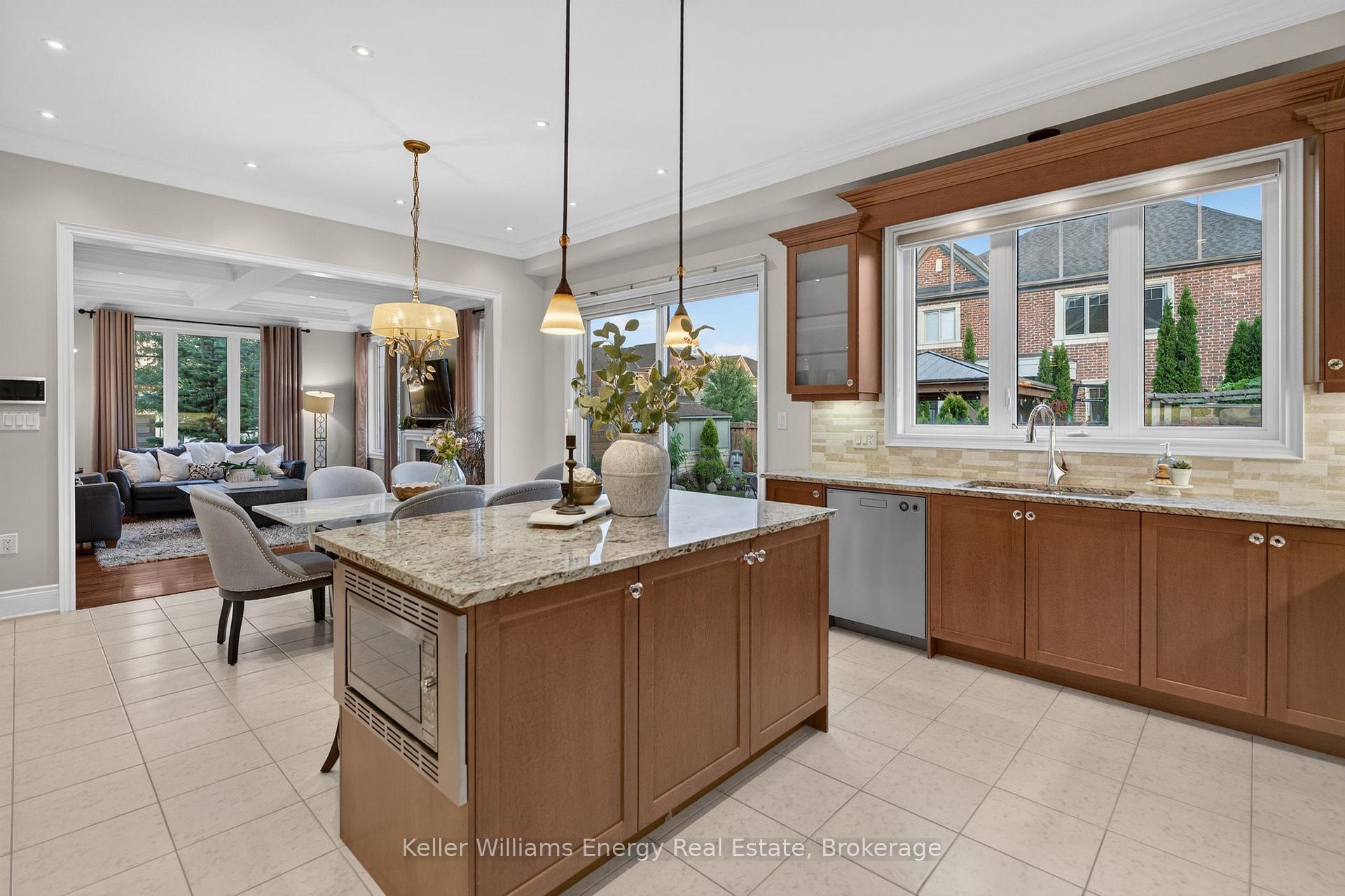 Photo 15 of 59 Venkata Drive, Vaughan, Kleinburg — HOMEH
