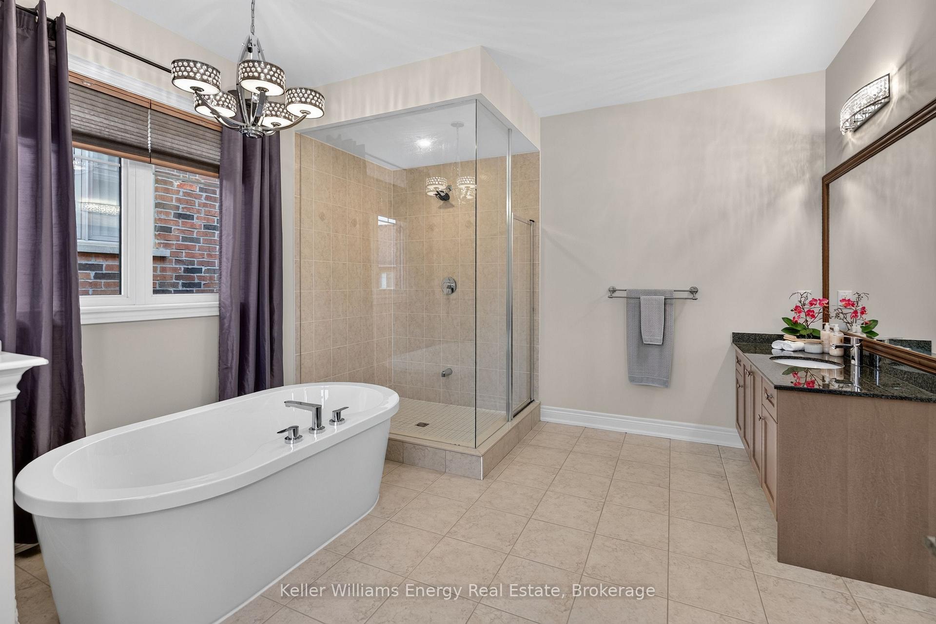 Photo 22 of 59 Venkata Drive, Vaughan, Kleinburg — HOMEH
