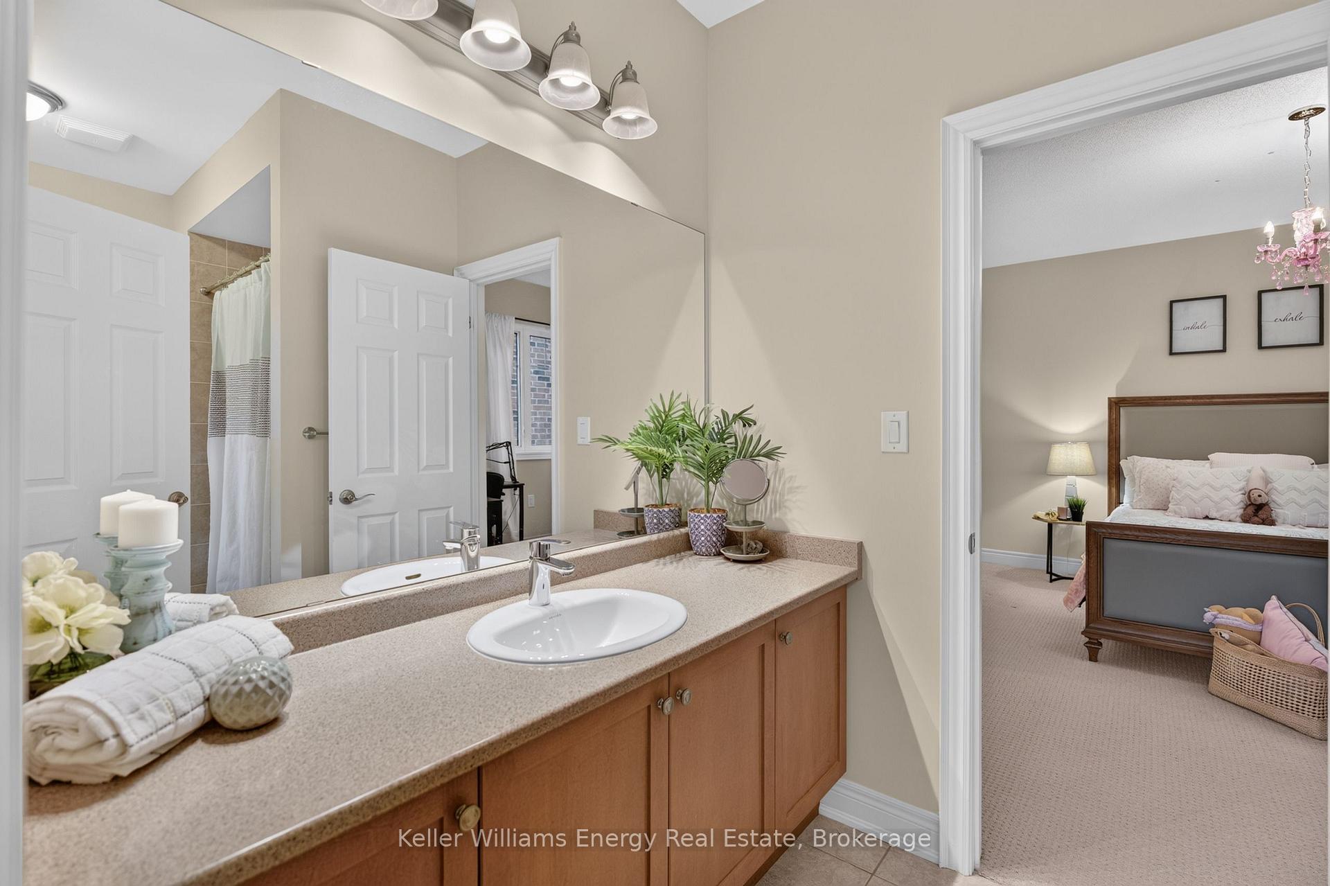 Photo 25 of 59 Venkata Drive, Vaughan, Kleinburg — HOMEH