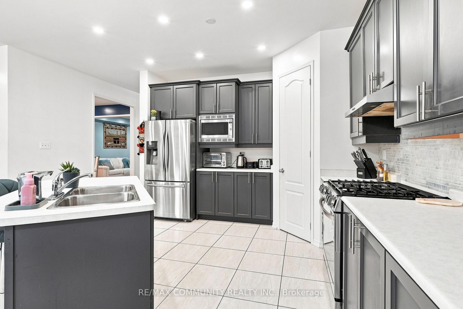 Photo 33 of 1775 Finkle Drive, Oshawa, Taunton — HOMEH