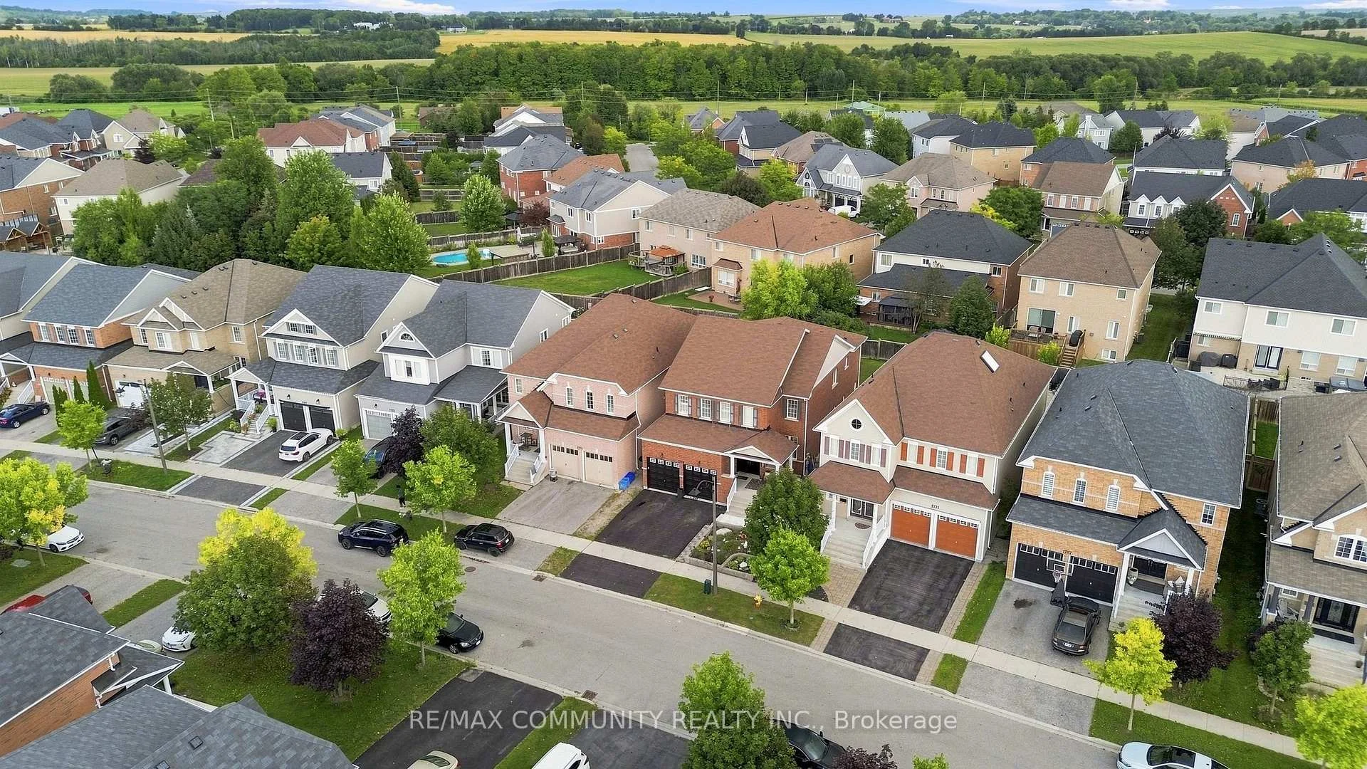 Photo 6 of 1775 Finkle Drive, Oshawa, Taunton — HOMEH