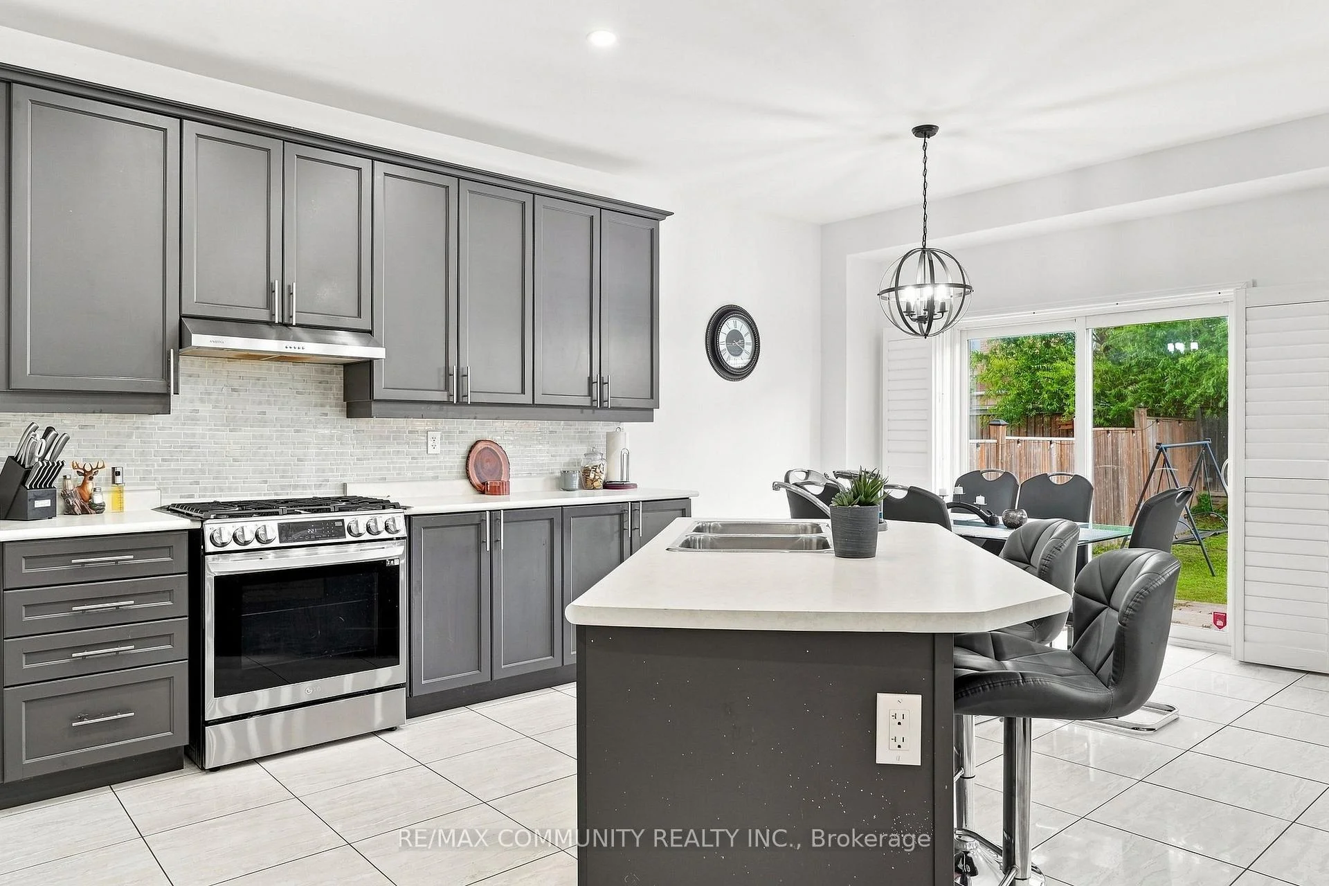 Photo 14 of 1775 Finkle Drive, Oshawa, Taunton — HOMEH