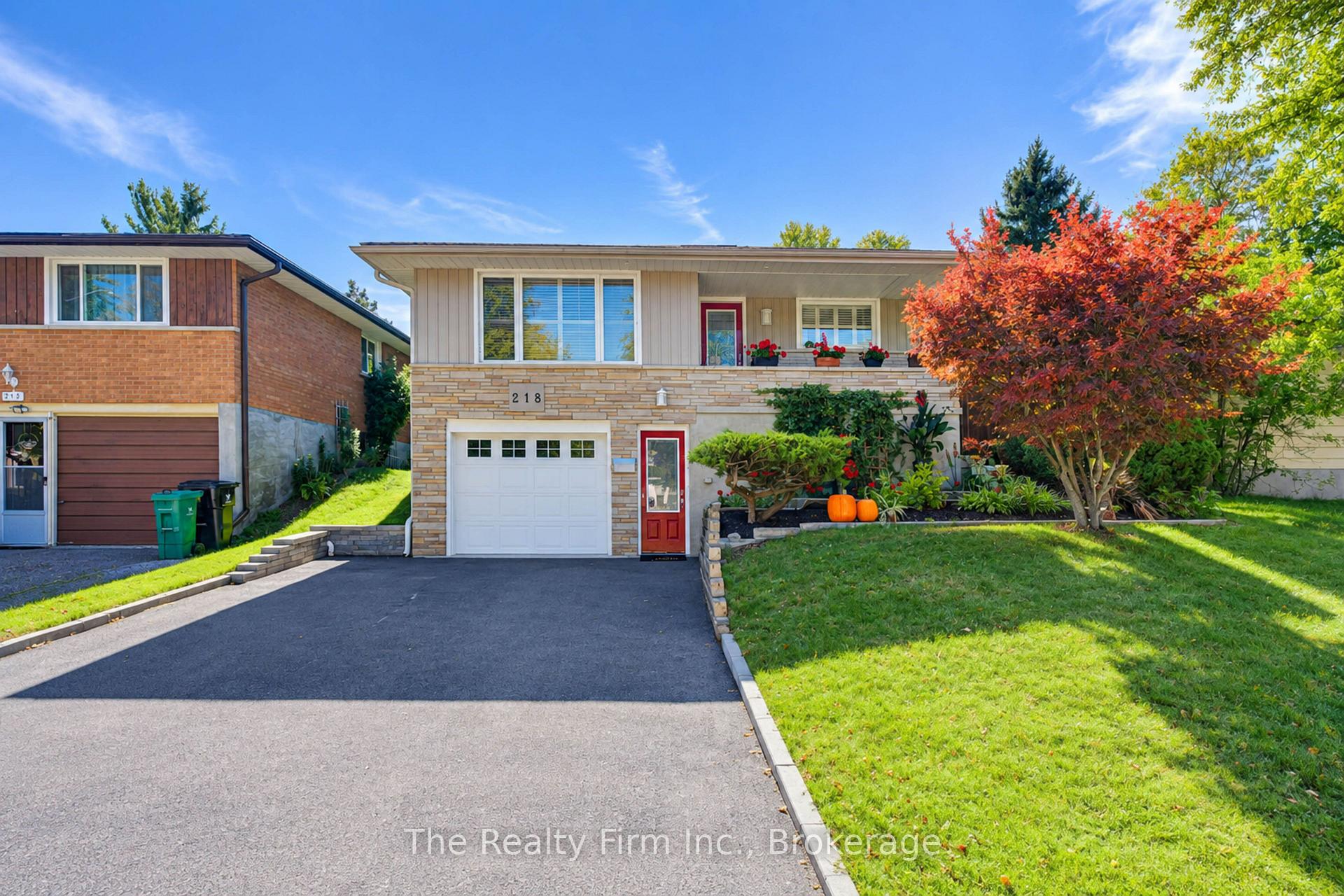 Photo 2 of 218 Forestwood Drive, Kitchener, Forest Heights — HOMEH