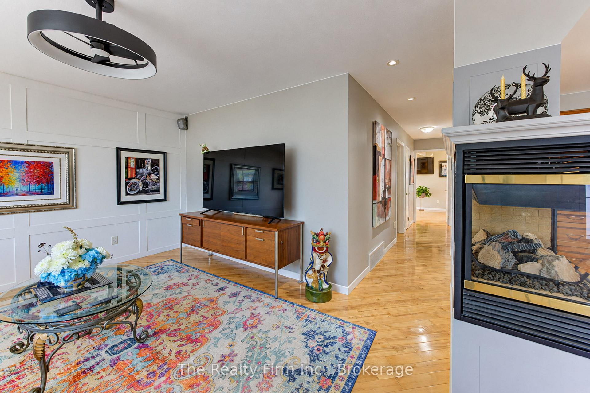 Photo 5 of 218 Forestwood Drive, Kitchener, Forest Heights — HOMEH