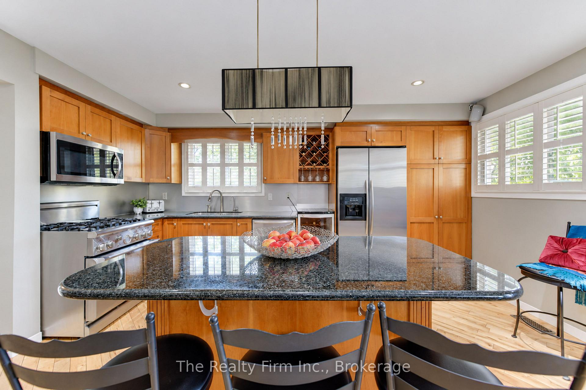 Photo 12 of 218 Forestwood Drive, Kitchener, Forest Heights — HOMEH