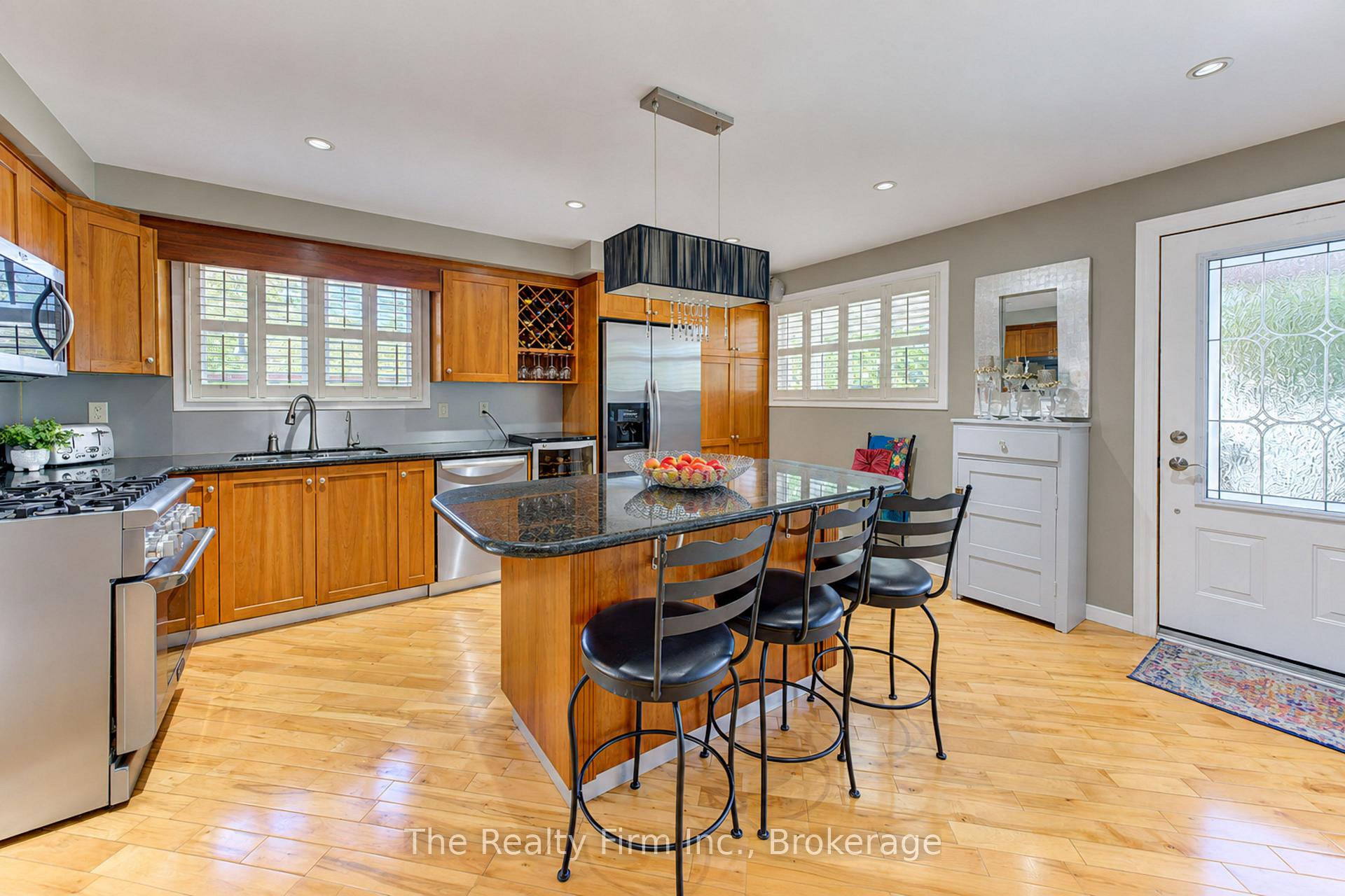 Photo 13 of 218 Forestwood Drive, Kitchener, Forest Heights — HOMEH