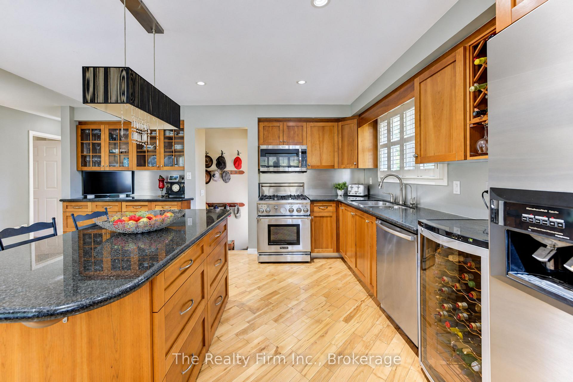 Photo 17 of 218 Forestwood Drive, Kitchener, Forest Heights — HOMEH