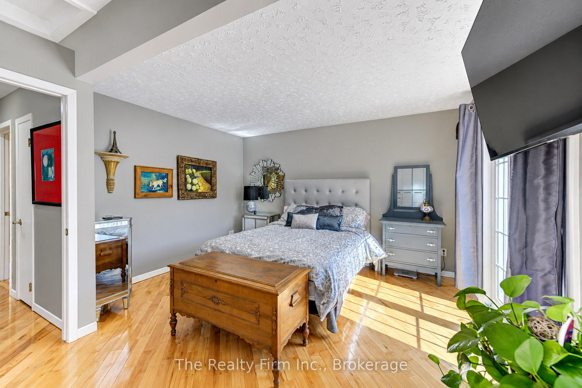 Photo 22 of 218 Forestwood Drive, Kitchener, Forest Heights — HOMEH
