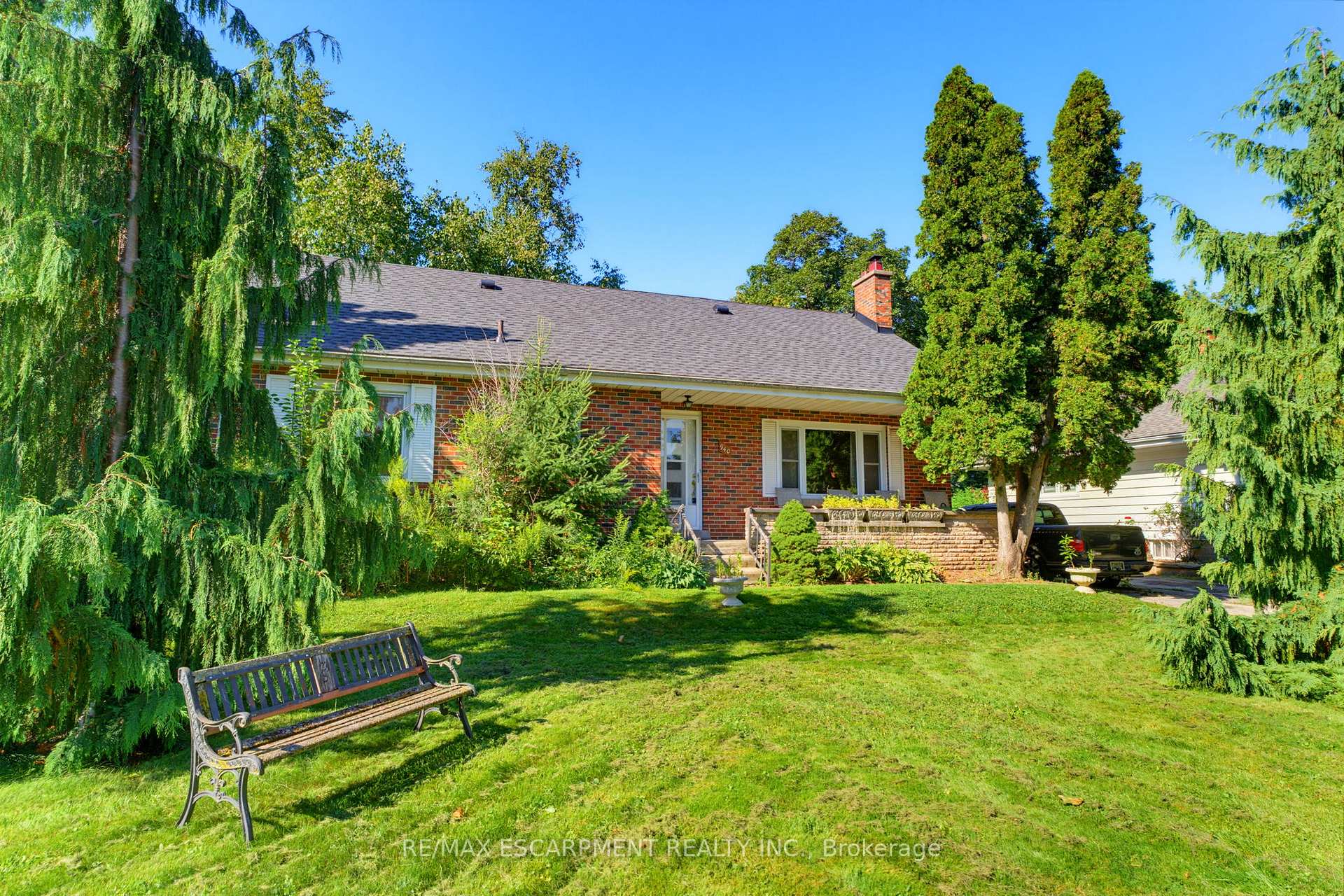 Photo 1 of 940 Harvey Place, Burlington, LaSalle — HOMEH