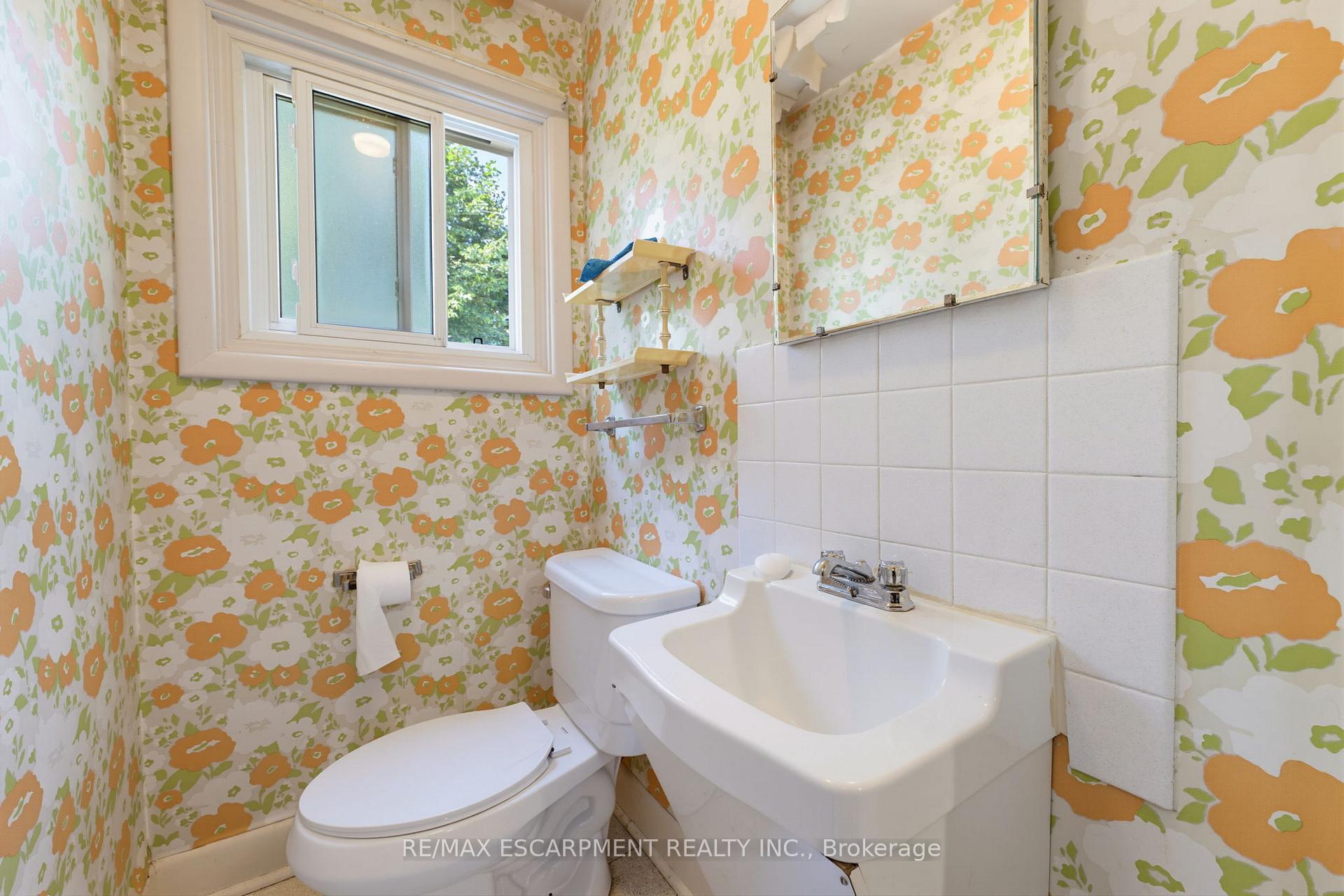 Photo 16 of 940 Harvey Place, Burlington, LaSalle — HOMEH