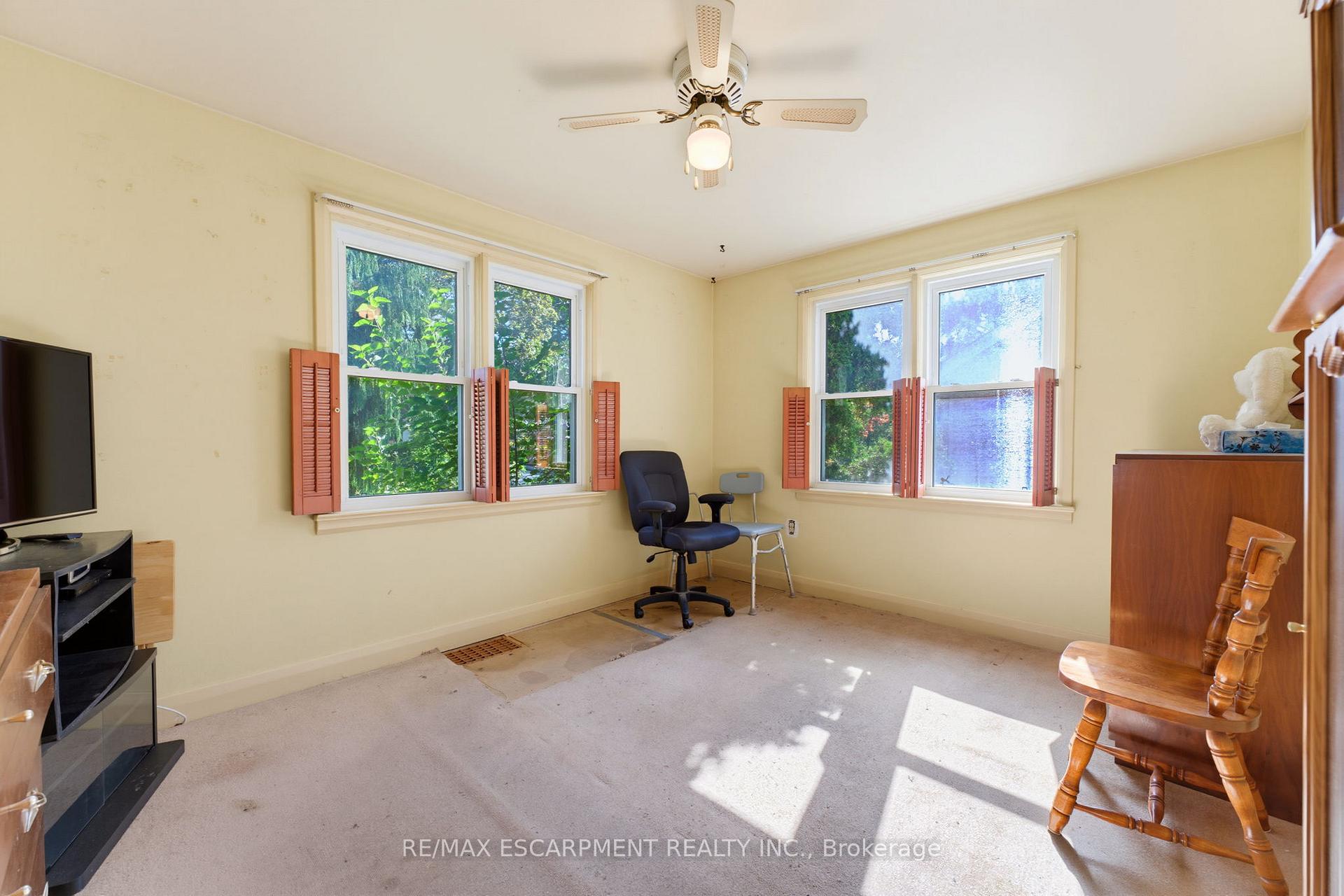 Photo 20 of 940 Harvey Place, Burlington, LaSalle — HOMEH