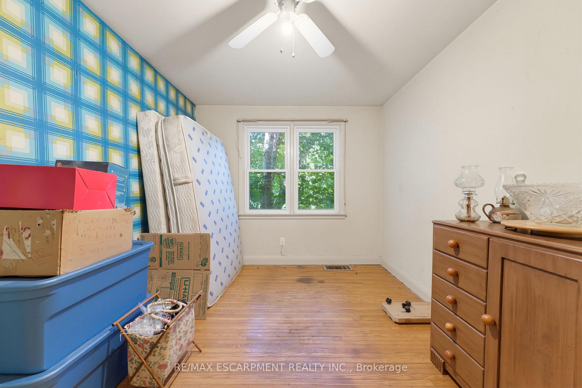 Photo 21 of 940 Harvey Place, Burlington, LaSalle — HOMEH