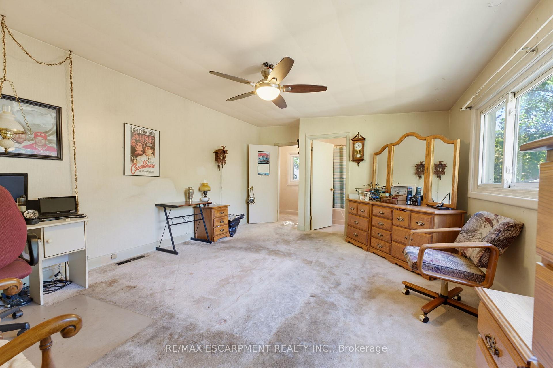 Photo 23 of 940 Harvey Place, Burlington, LaSalle — HOMEH