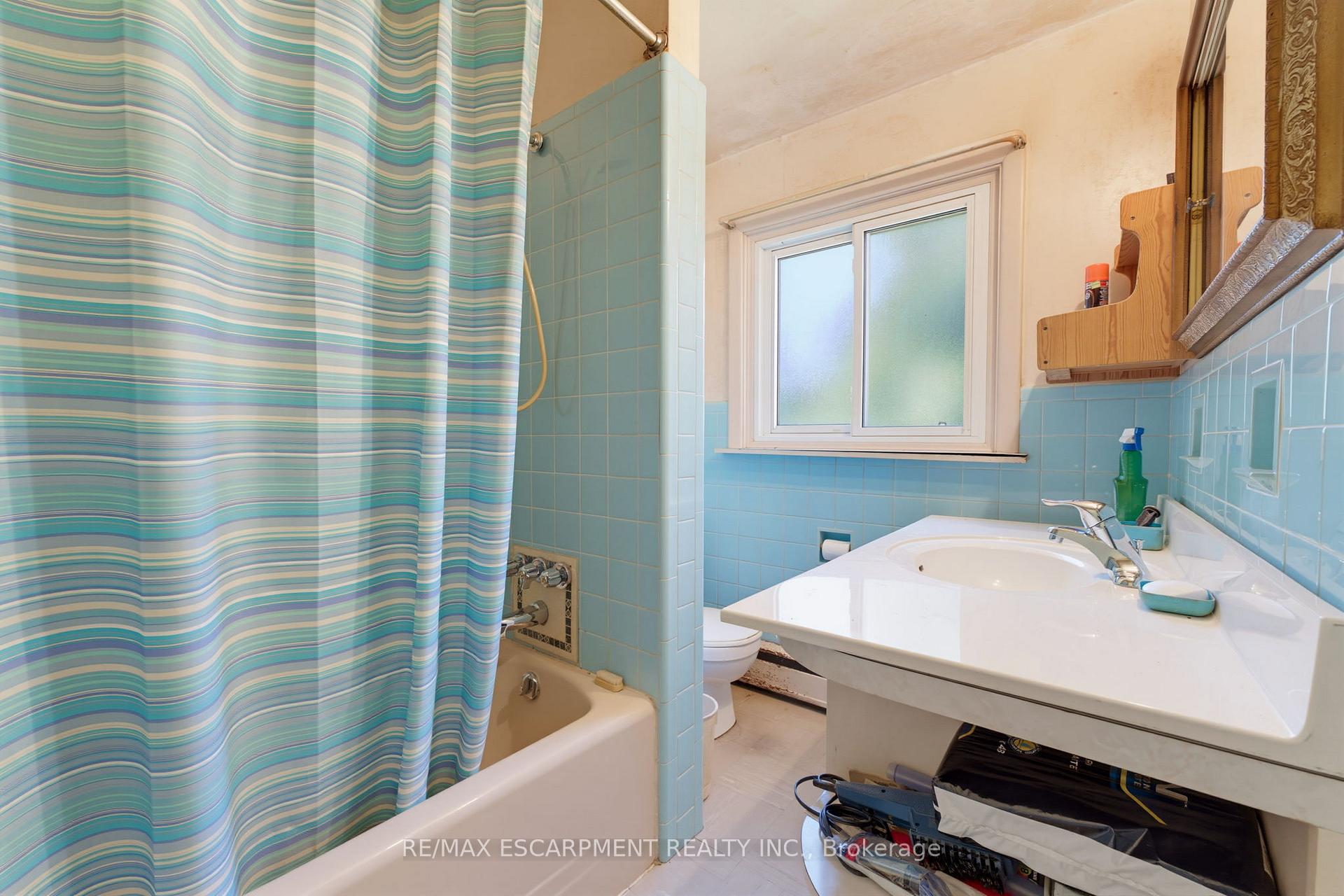 Photo 24 of 940 Harvey Place, Burlington, LaSalle — HOMEH