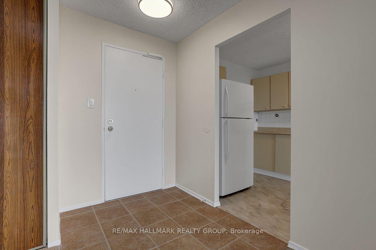 Photo 8 of Unit 1601, 665 Bathgate Drive, Ottawa, Carson Meadows — HOMEH