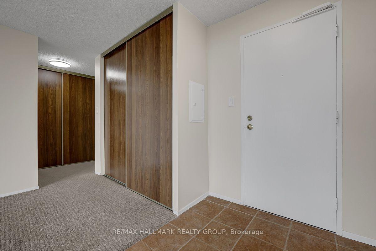 Photo 9 of Unit 1601, 665 Bathgate Drive, Ottawa, Carson Meadows — HOMEH