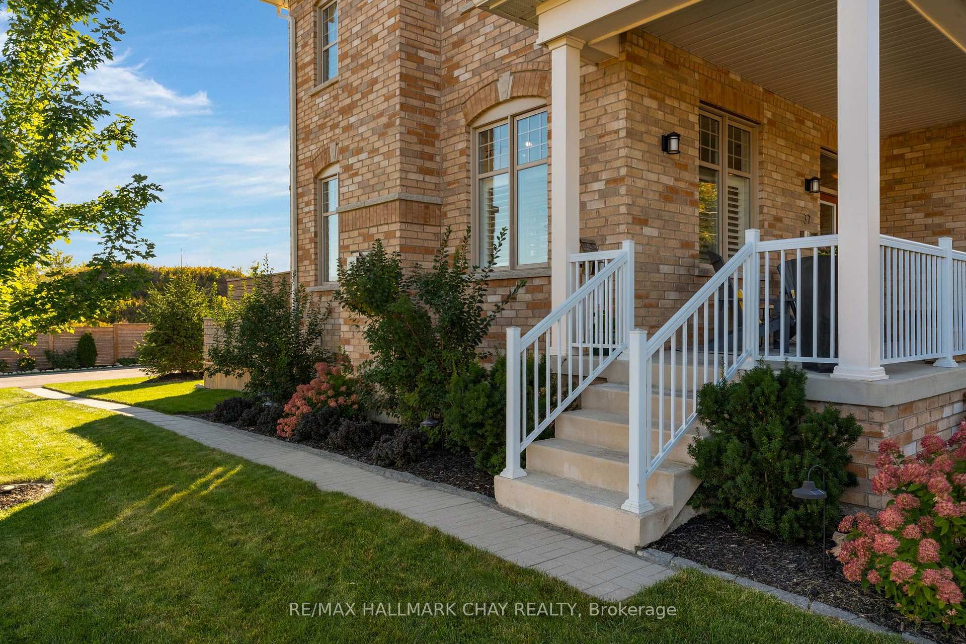 Photo 5 of 37 Nelson Street, Clearview, Creemore — HOMEH