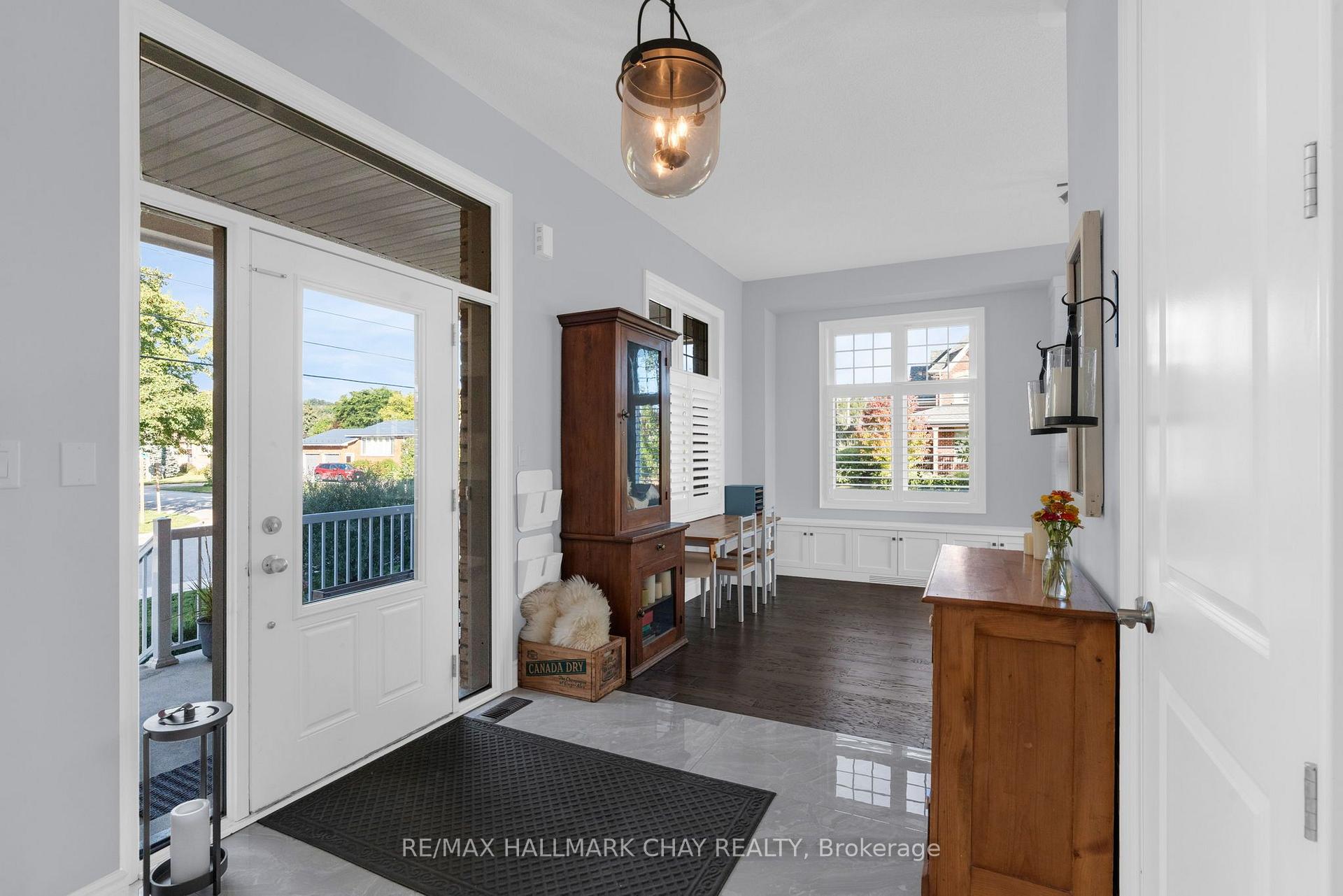 Photo 8 of 37 Nelson Street, Clearview, Creemore — HOMEH
