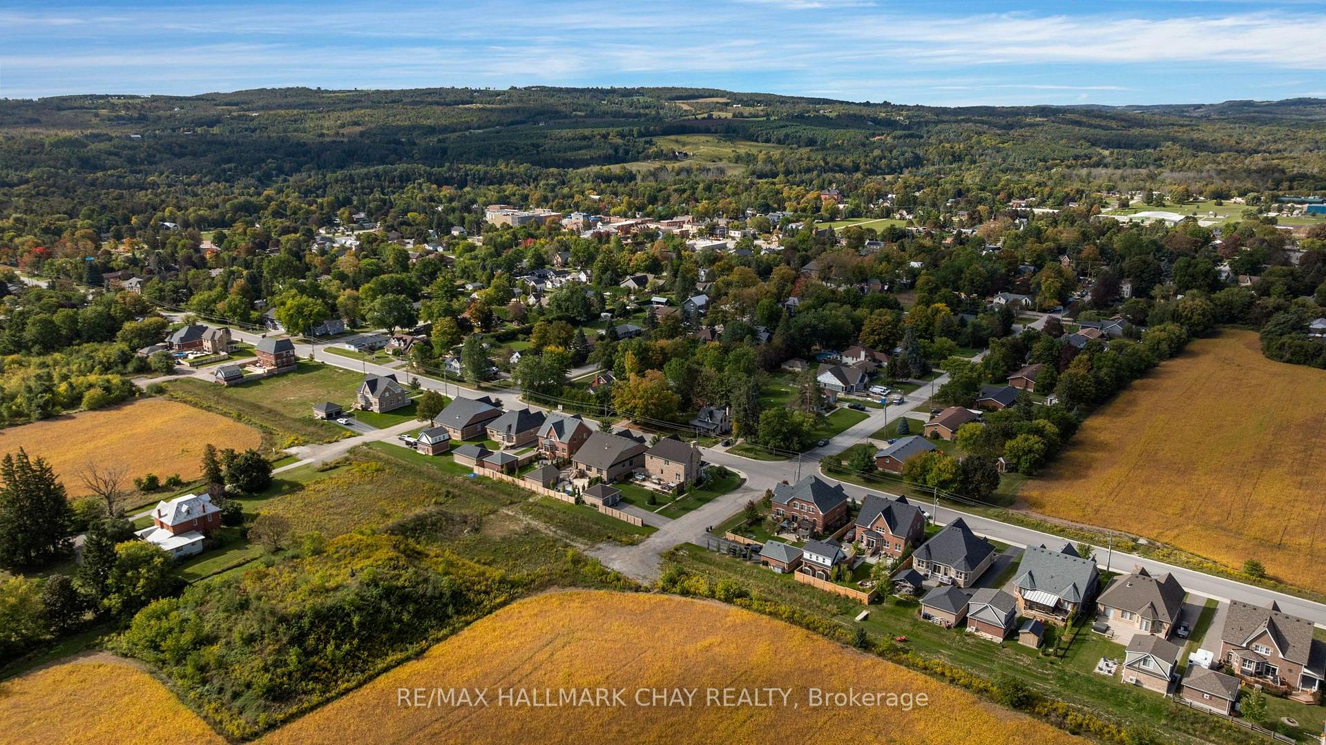 Photo 50 of 37 Nelson Street, Clearview, Creemore — HOMEH