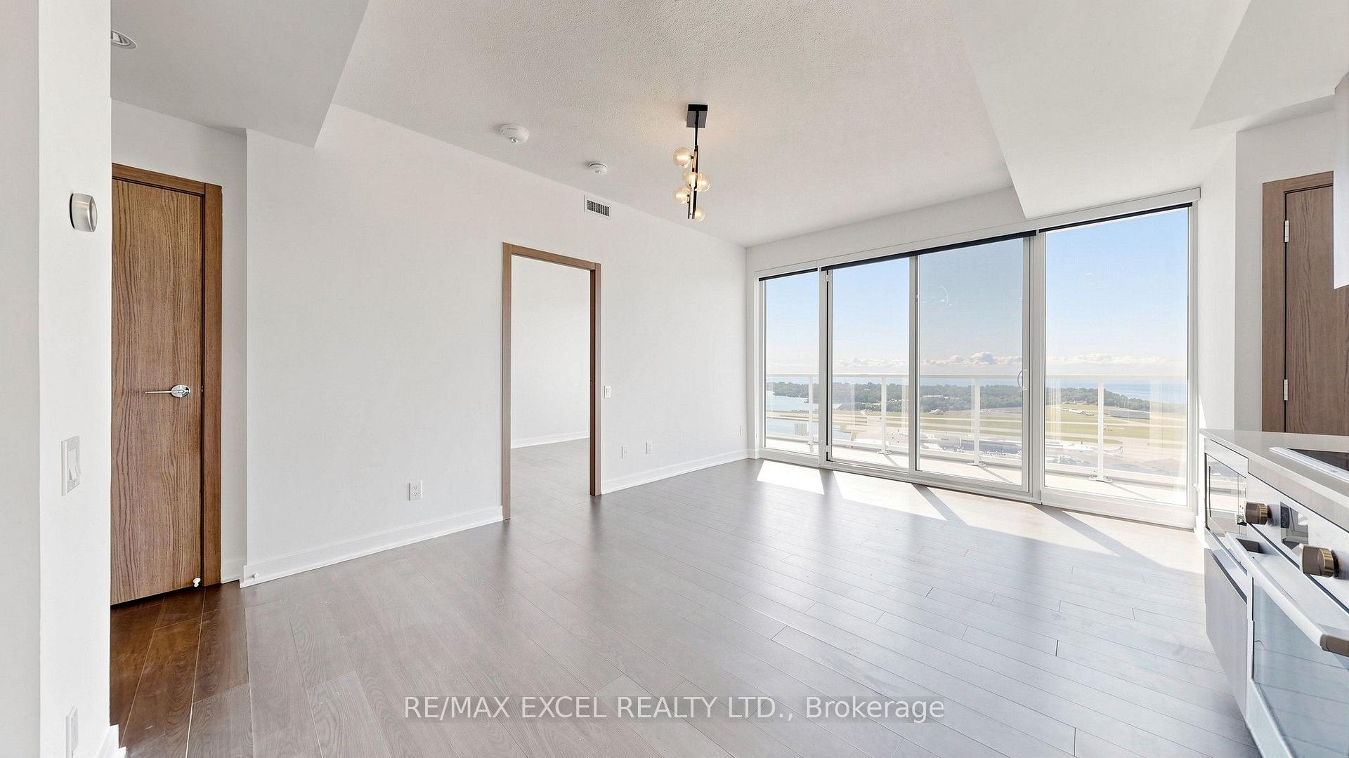 Photo 6 of Unit 4002, 17 Bathurst Street, Toronto, Waterfront Communities — HOMEH