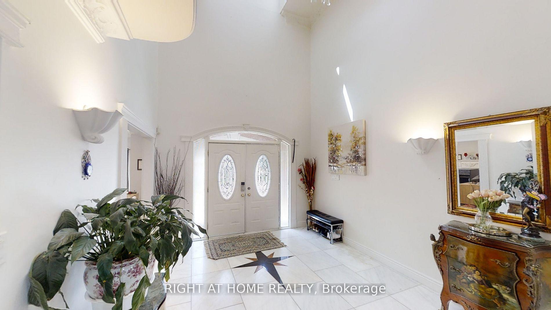Photo 3 of 31 Northgate Crescent E, Richmond Hill, Bayview Hill — HOMEH