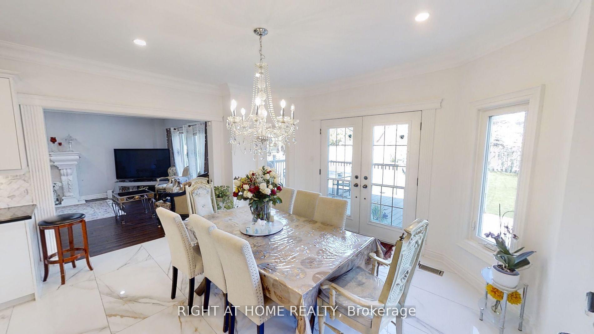 Photo 12 of 31 Northgate Crescent E, Richmond Hill, Bayview Hill — HOMEH