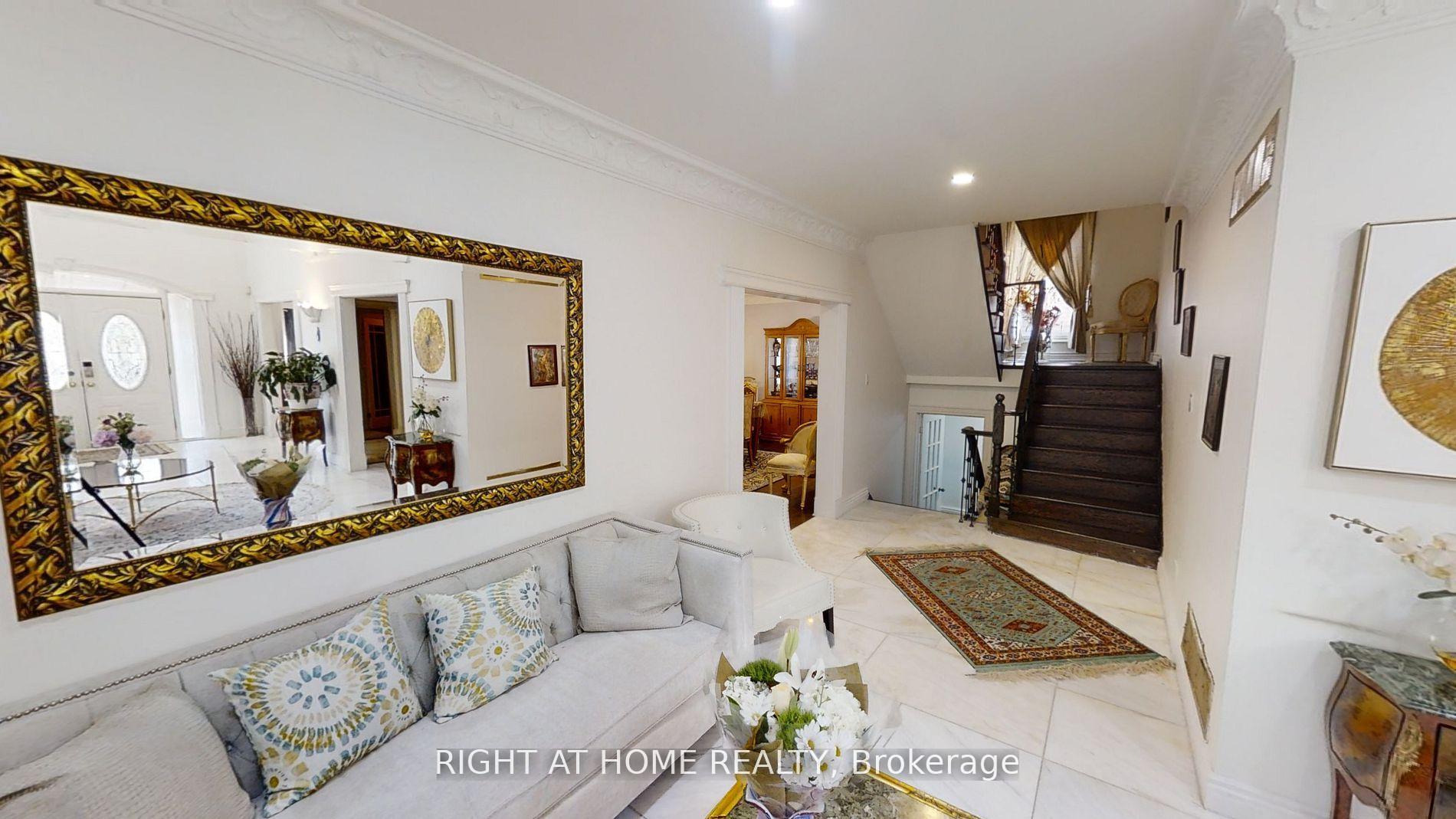 Photo 17 of 31 Northgate Crescent E, Richmond Hill, Bayview Hill — HOMEH