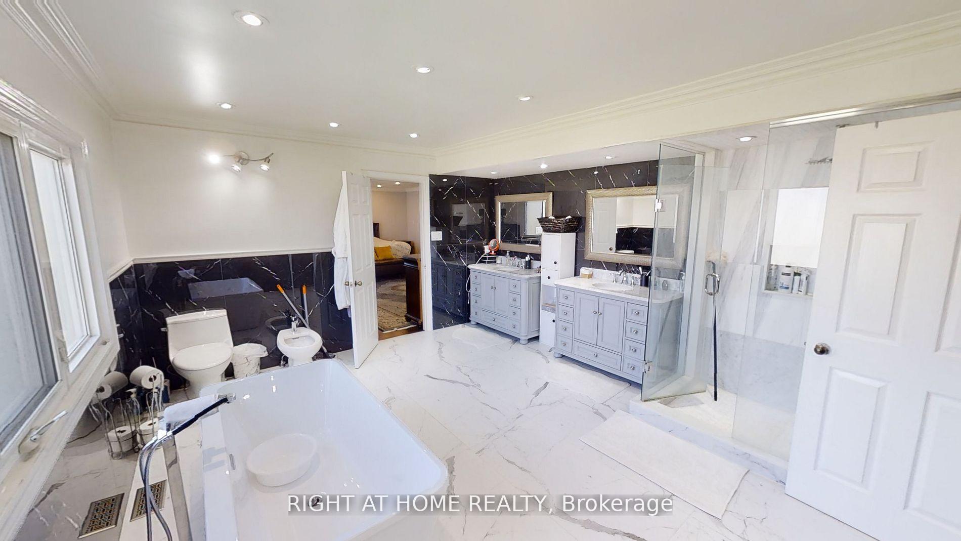 Photo 20 of 31 Northgate Crescent E, Richmond Hill, Bayview Hill — HOMEH