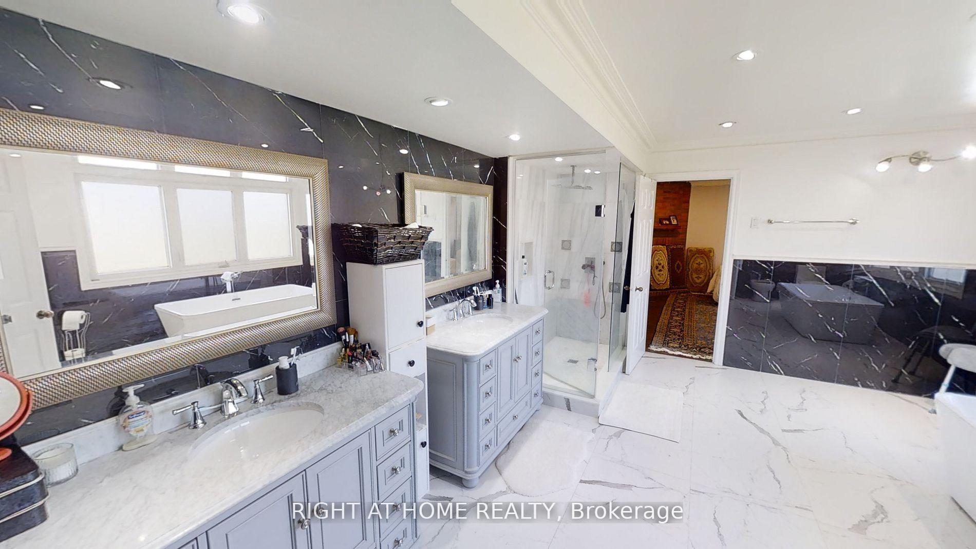 Photo 21 of 31 Northgate Crescent E, Richmond Hill, Bayview Hill — HOMEH